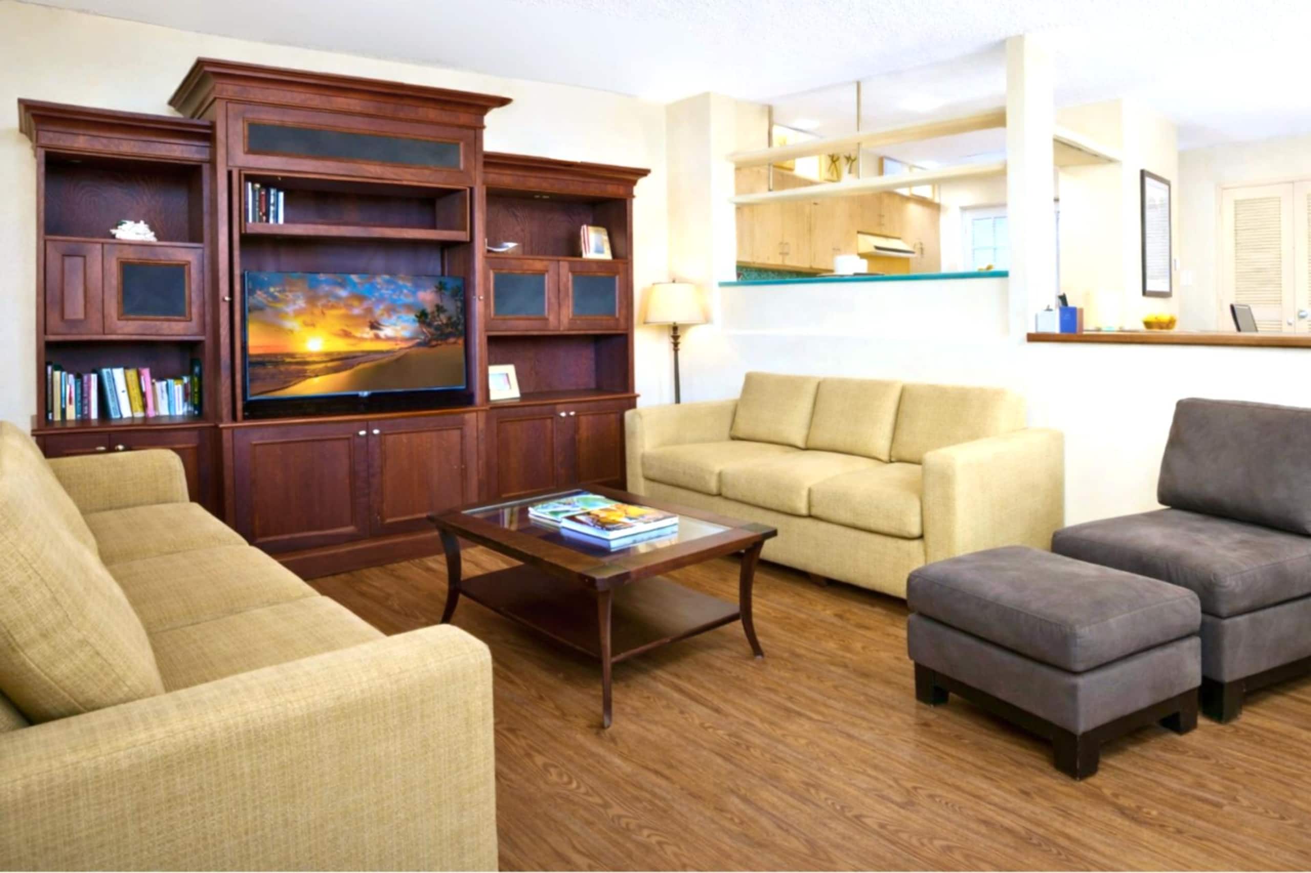 Condo in Lahaina · ★4.57 · 2 bedrooms · 3 beds · 2 baths - Image 7