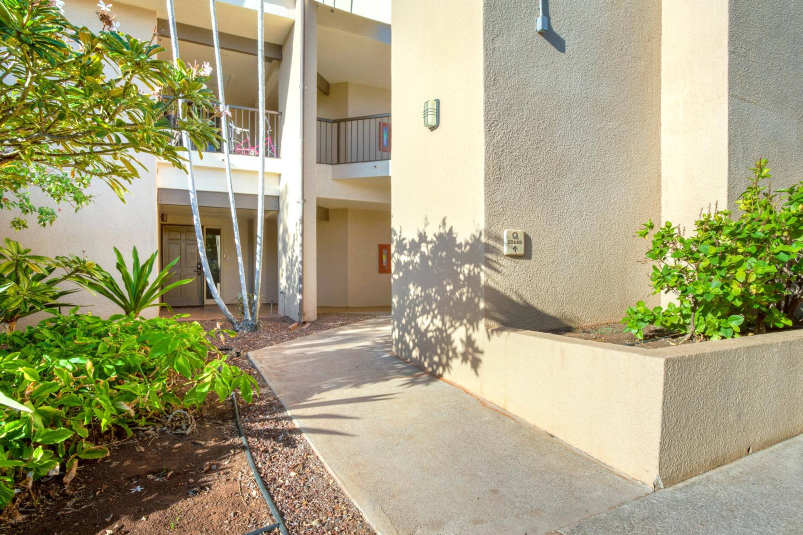 Condo in Lahaina · ★4.57 · 2 bedrooms · 3 beds · 2 baths - Image 45