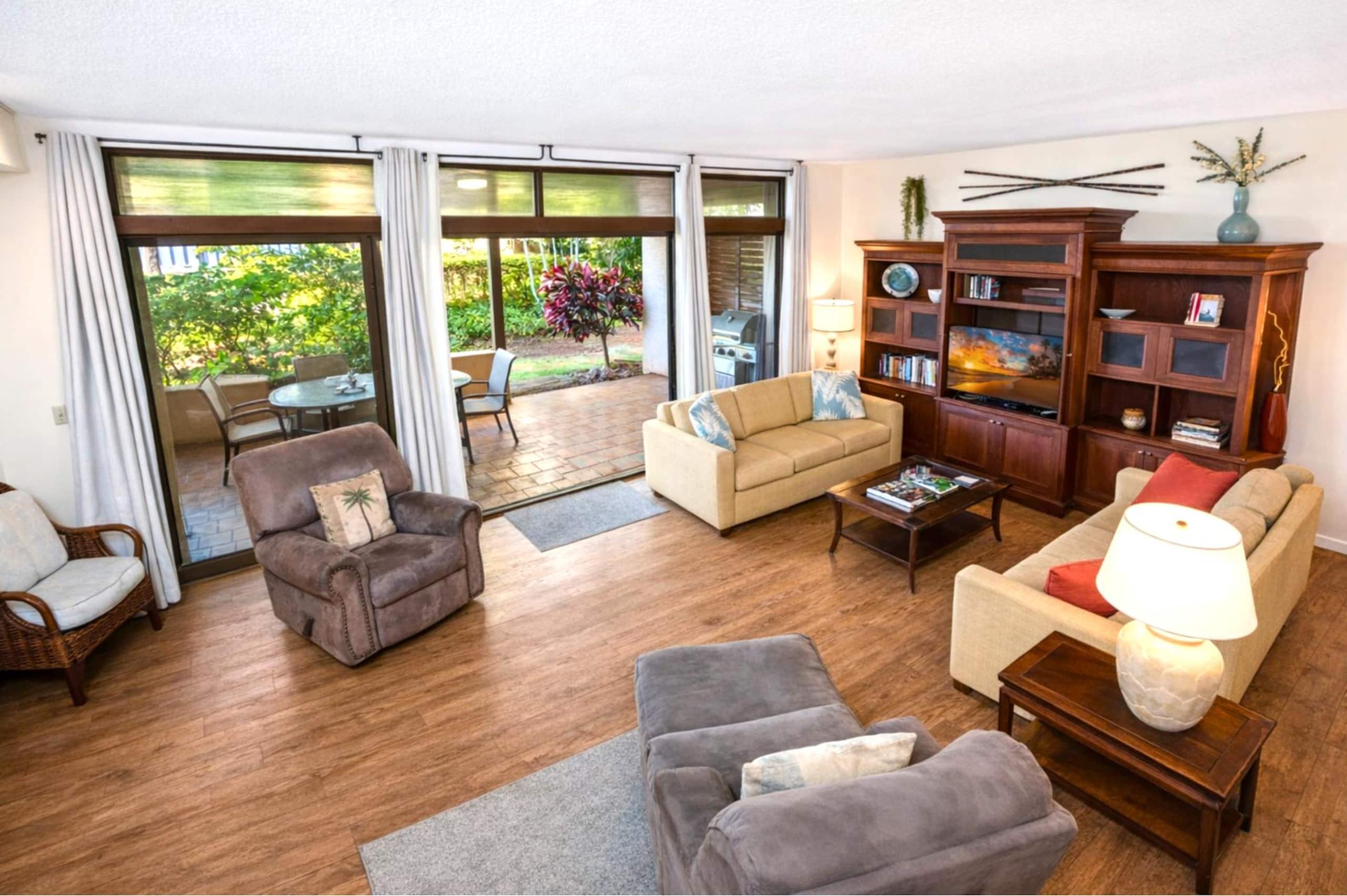 Condo in Lahaina · ★4.57 · 2 bedrooms · 3 beds · 2 baths - Image 11