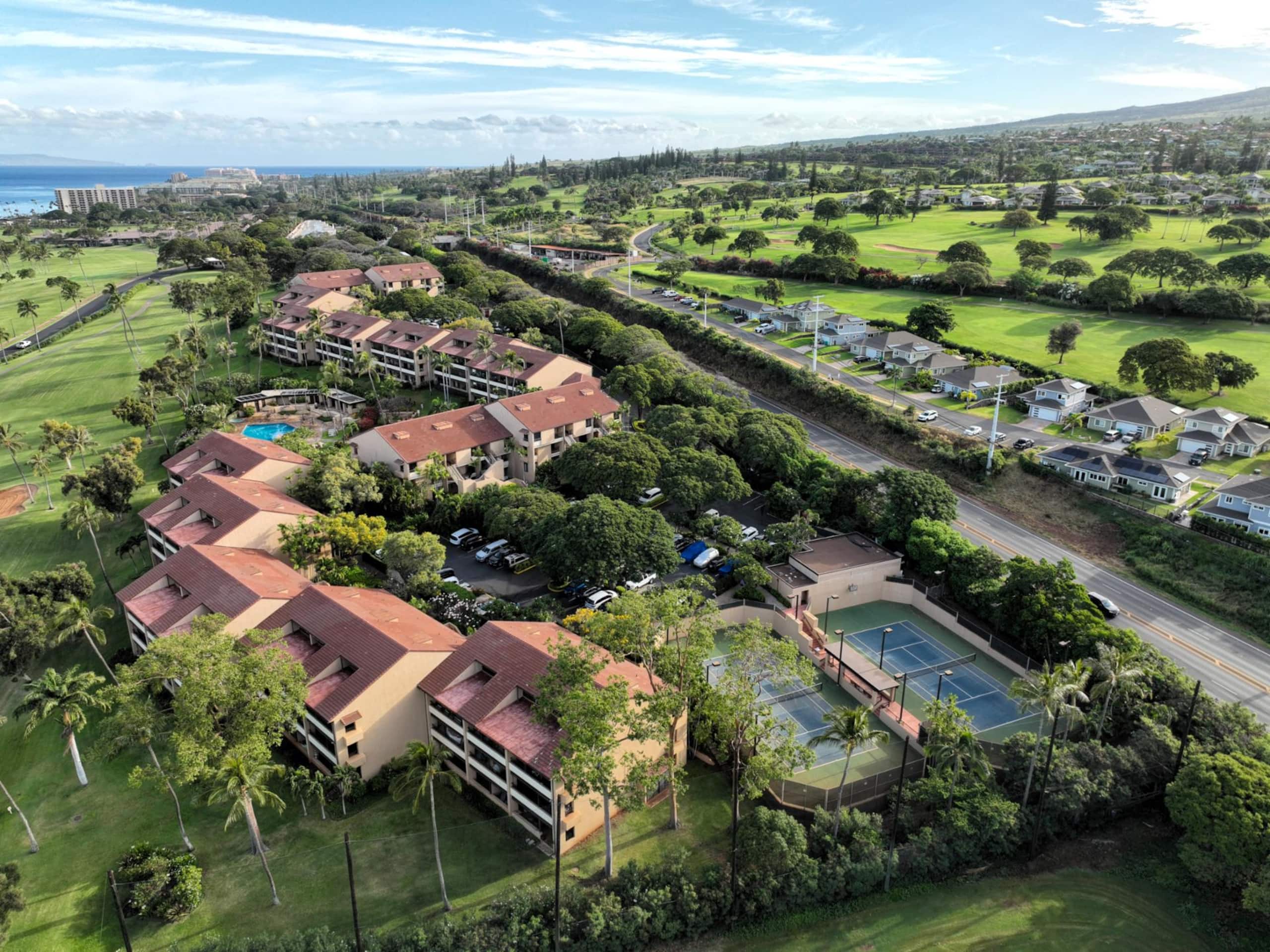 Condo in Lahaina · ★4.57 · 2 bedrooms · 3 beds · 2 baths - Image 23