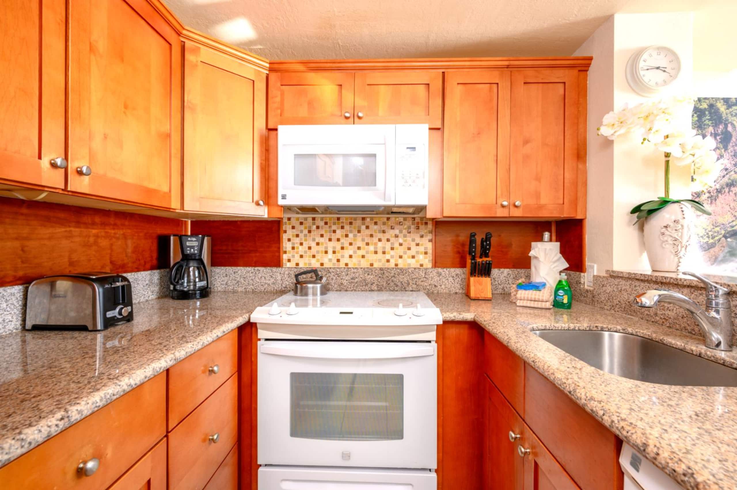 Condo in Lahaina · ★4.86 · 2 bedrooms · 4 beds · 2 baths - Image 20
