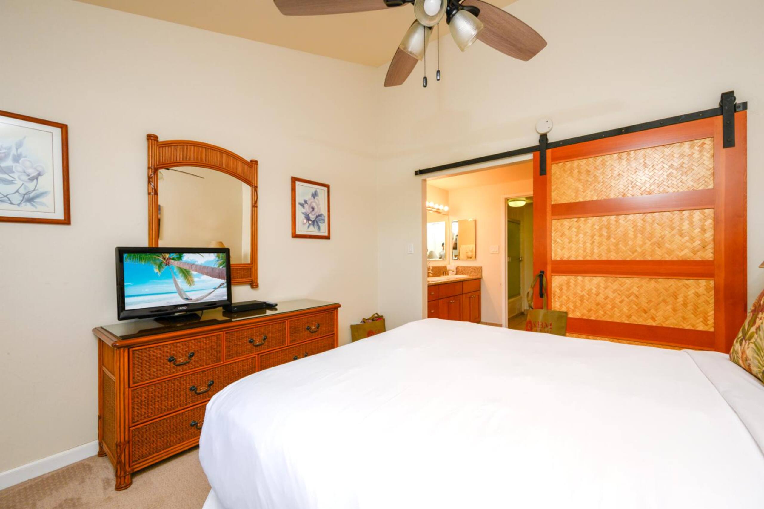 Condo in Lahaina · ★4.86 · 2 bedrooms · 4 beds · 2 baths - Image 32