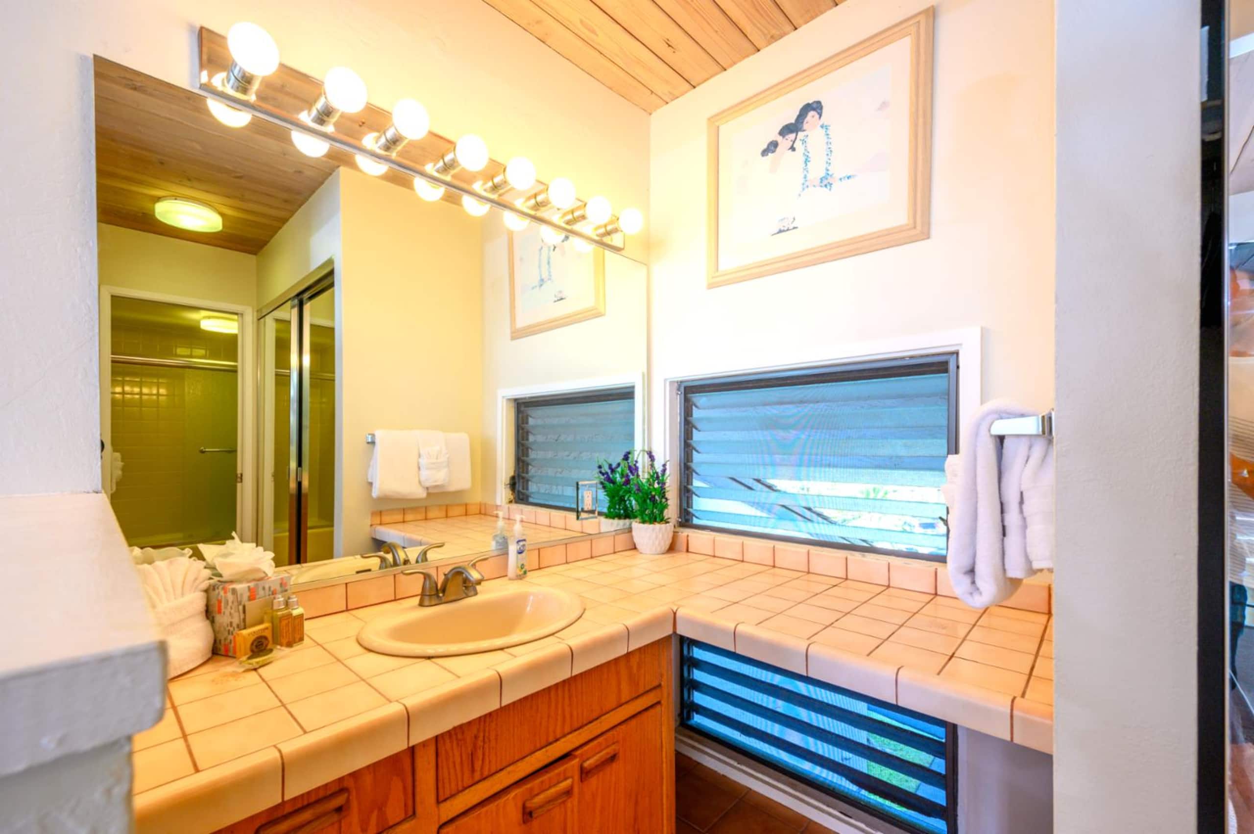 Condo in Lahaina · ★4.86 · 2 bedrooms · 4 beds · 2 baths - Image 35