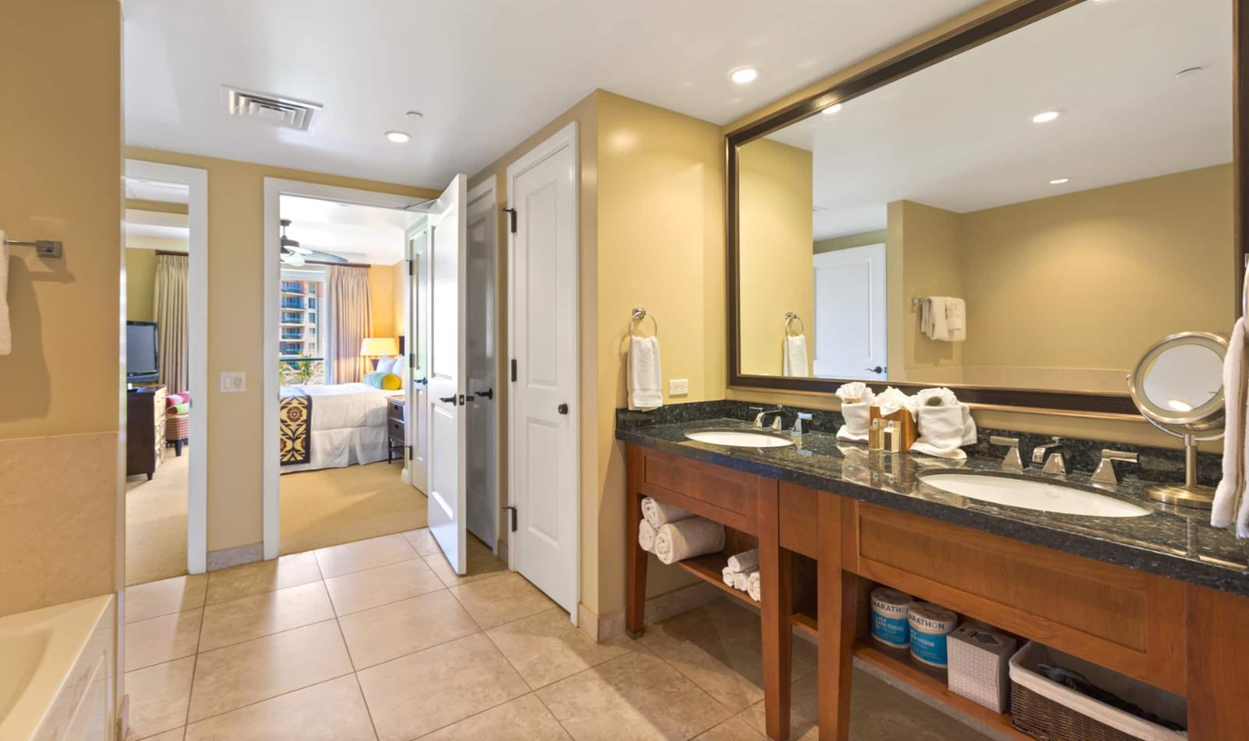 Condo in Lahaina · ★4.83 · 2 bedrooms · 3 beds · 1 bath - Image 41