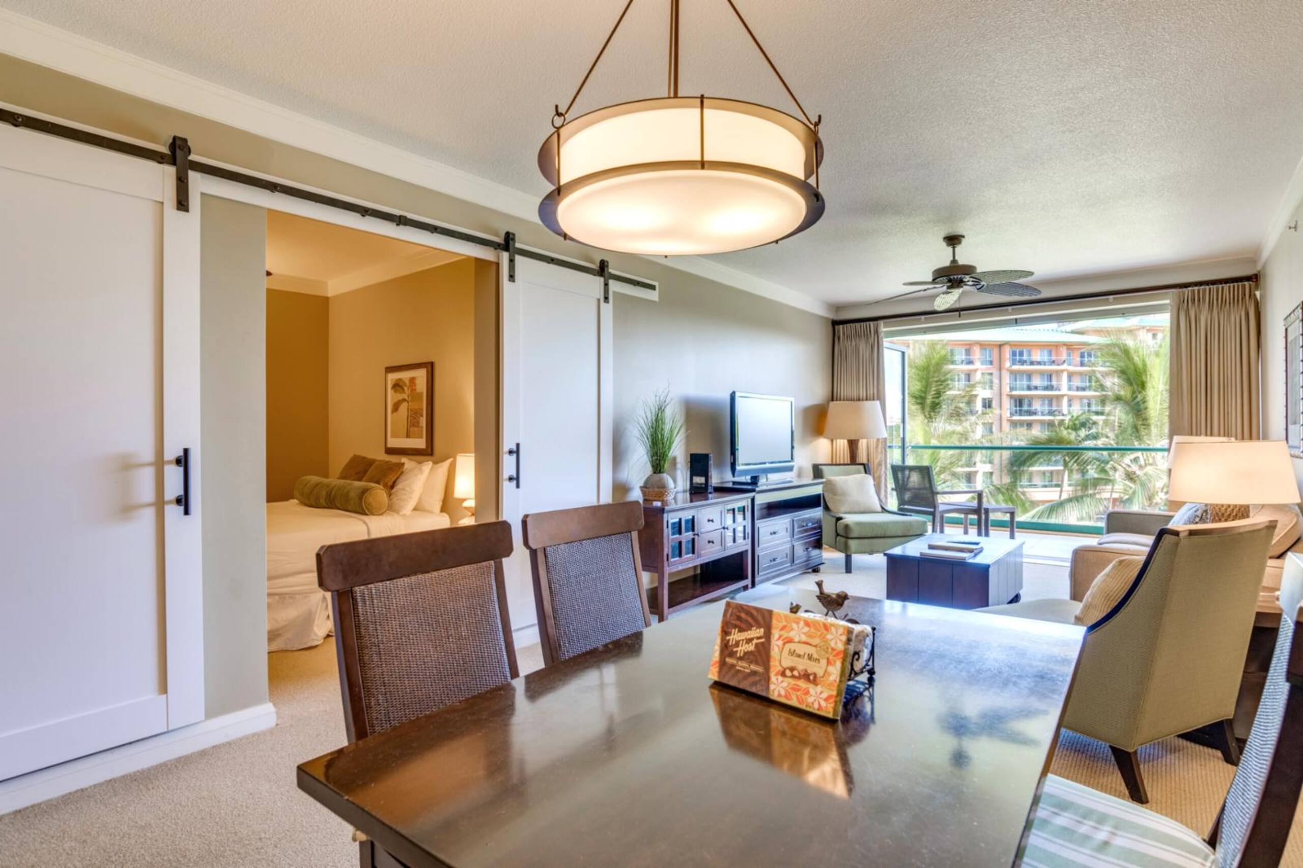 Condo in Lahaina · ★4.83 · 2 bedrooms · 3 beds · 1 bath - Image 36