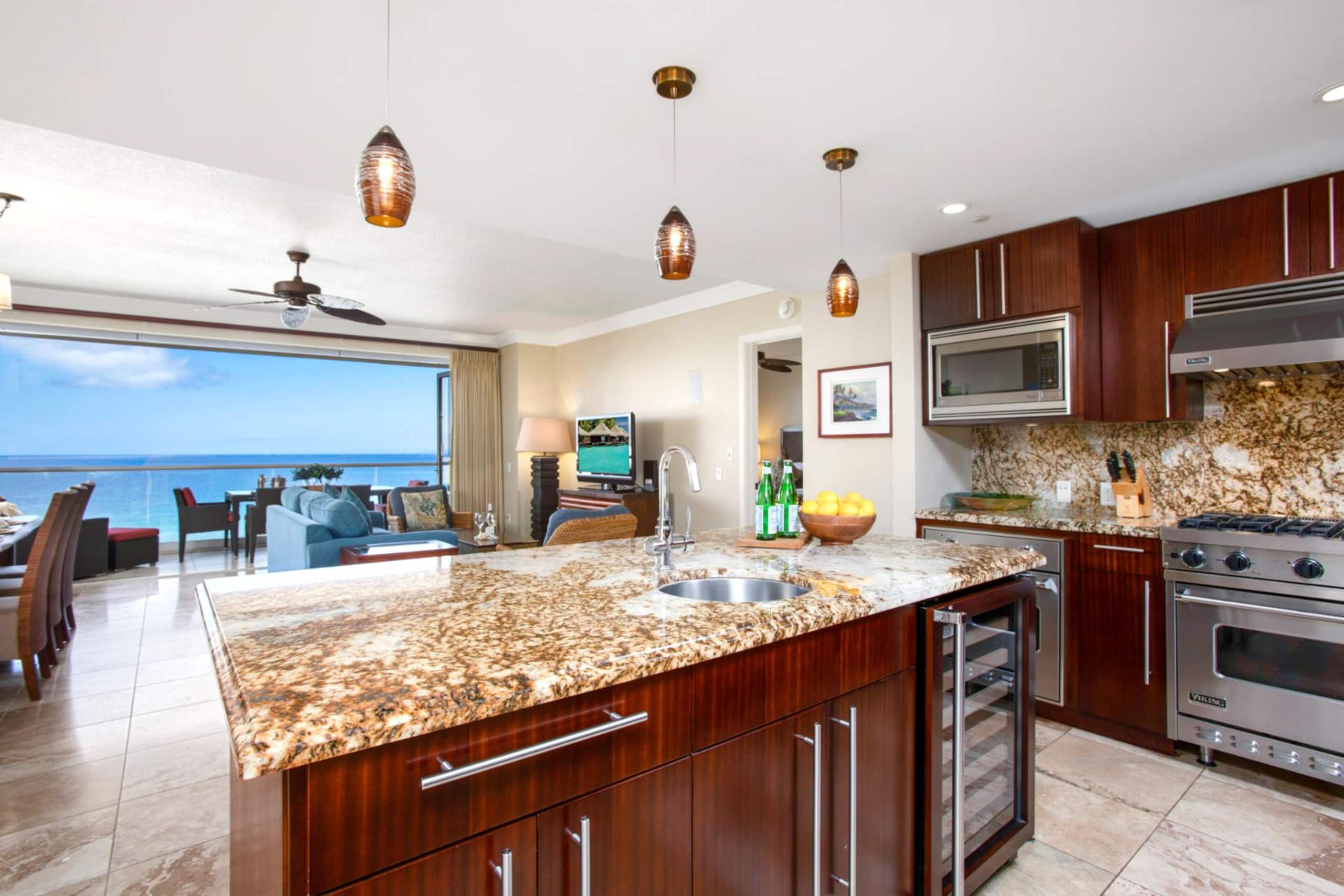 Condo in Lahaina · ★5.0 · 3 bedrooms · 4 beds · 3 baths - Image 6
