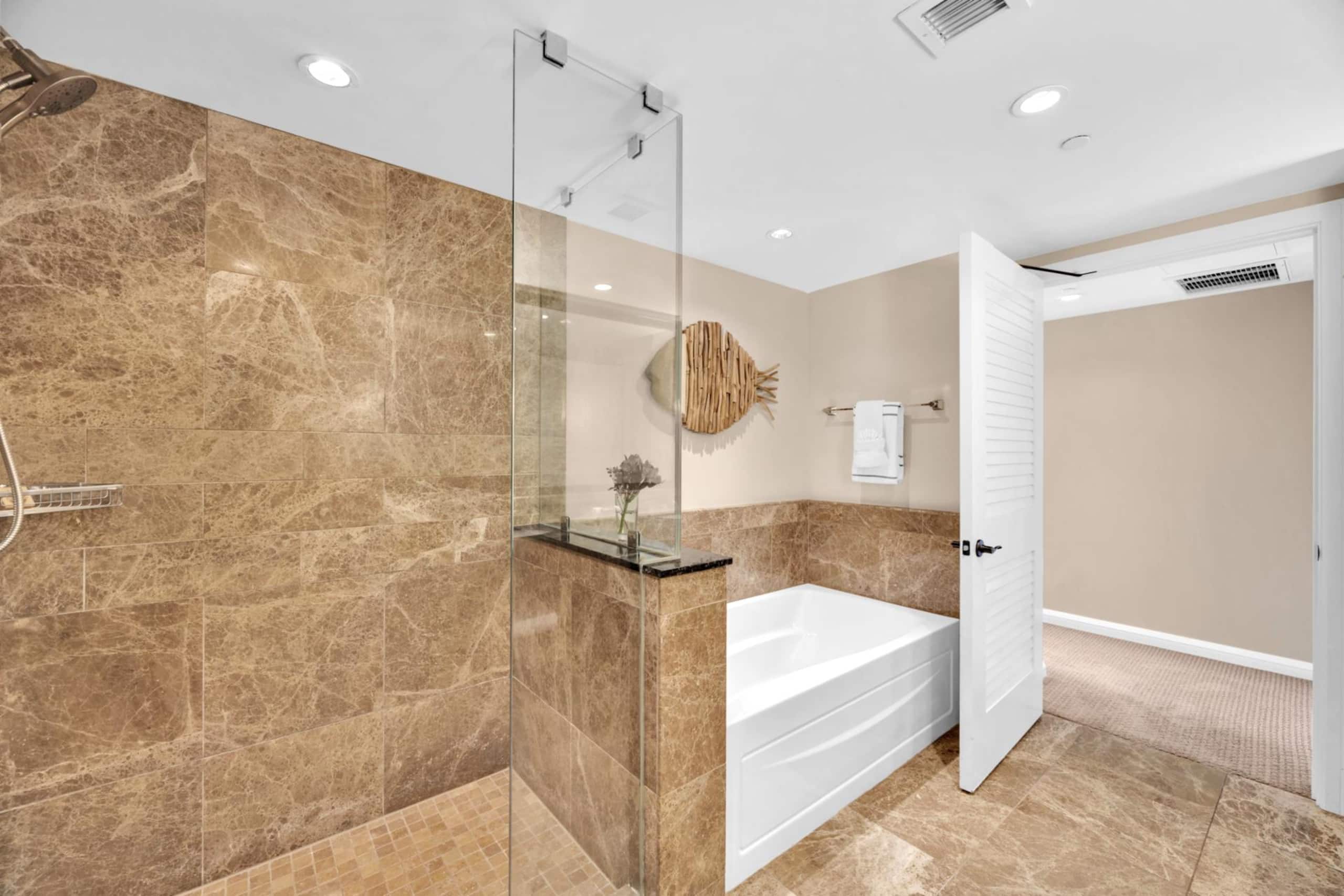 Condo in Lahaina · ★5.0 · 3 bedrooms · 4 beds · 3 baths - Image 23