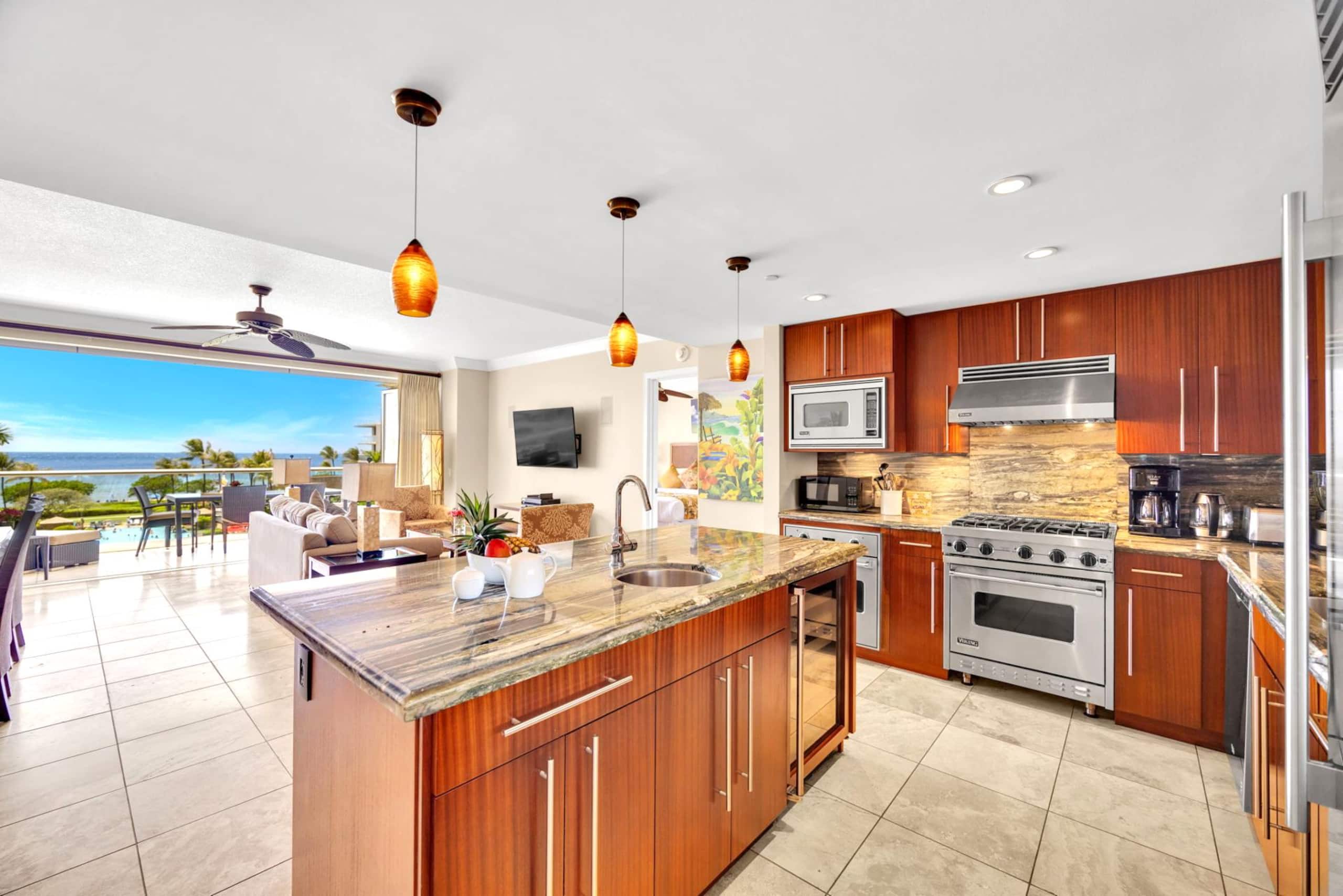 Condo in Lahaina · ★5.0 · 3 bedrooms · 4 beds · 3 baths - Image 10