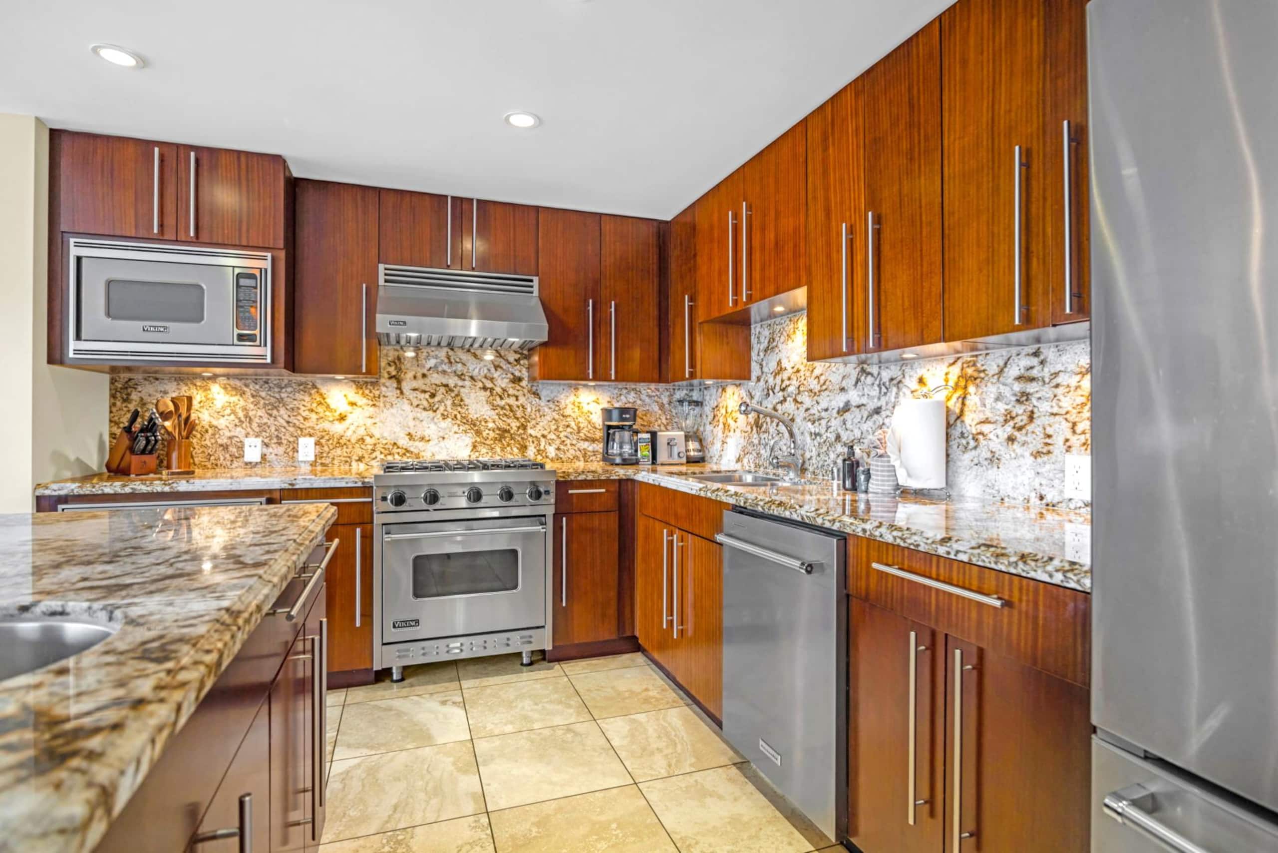 Condo in Lahaina · ★4.82 · 3 bedrooms · 5 beds · 3 baths - Image 27