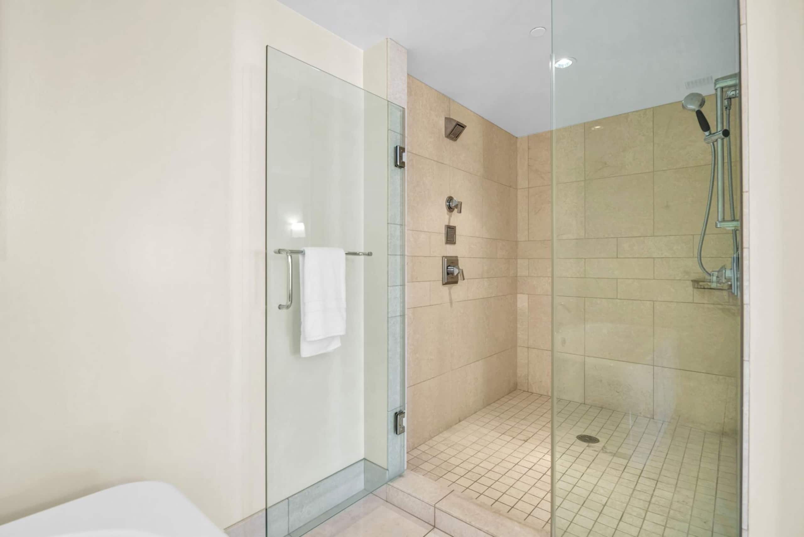Condo in Lahaina · ★4.82 · 3 bedrooms · 5 beds · 3 baths - Image 42