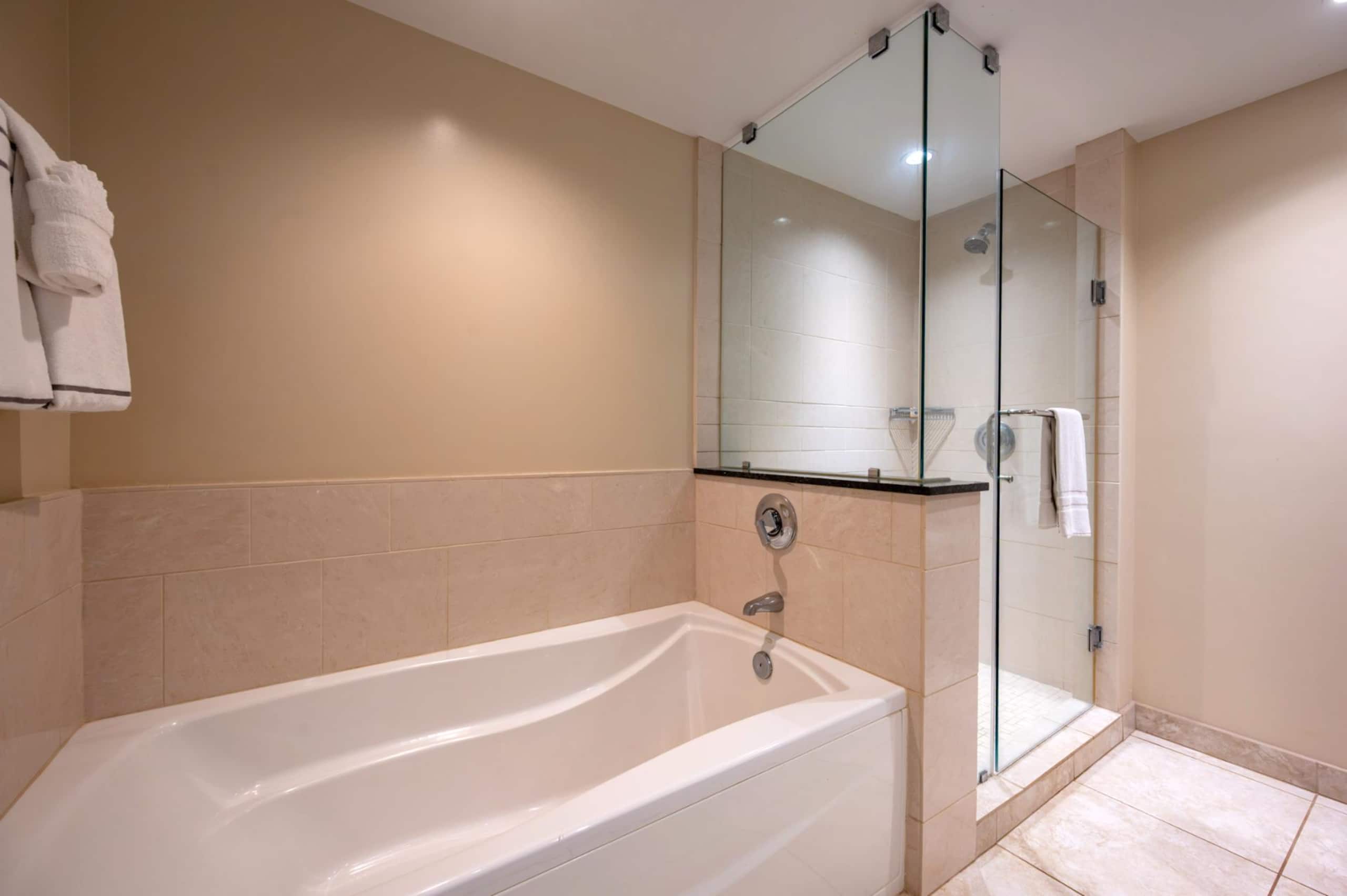 Condo in Lahaina · ★4.6 · 2 bedrooms · 3 beds · 2 baths - Image 41