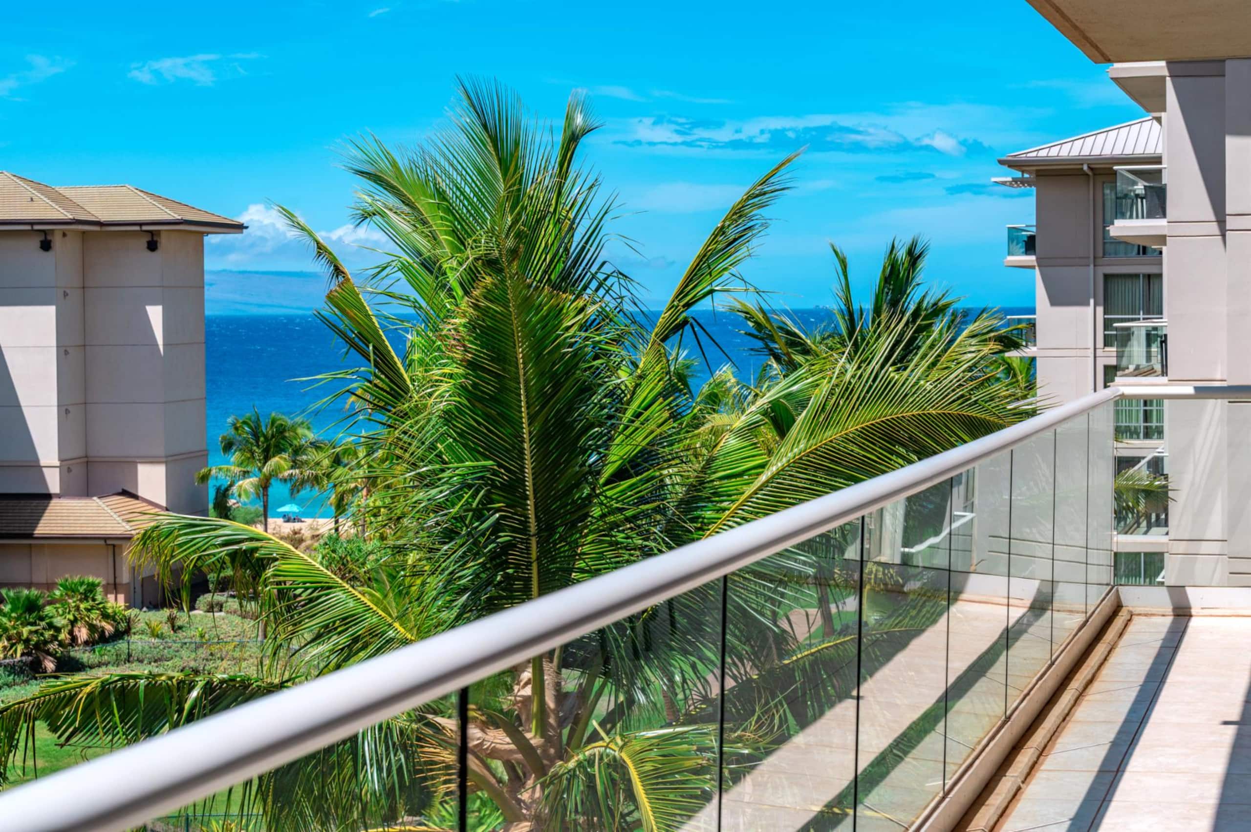 Condo in Lahaina · ★4.6 · 2 bedrooms · 3 beds · 2 baths - Image 11