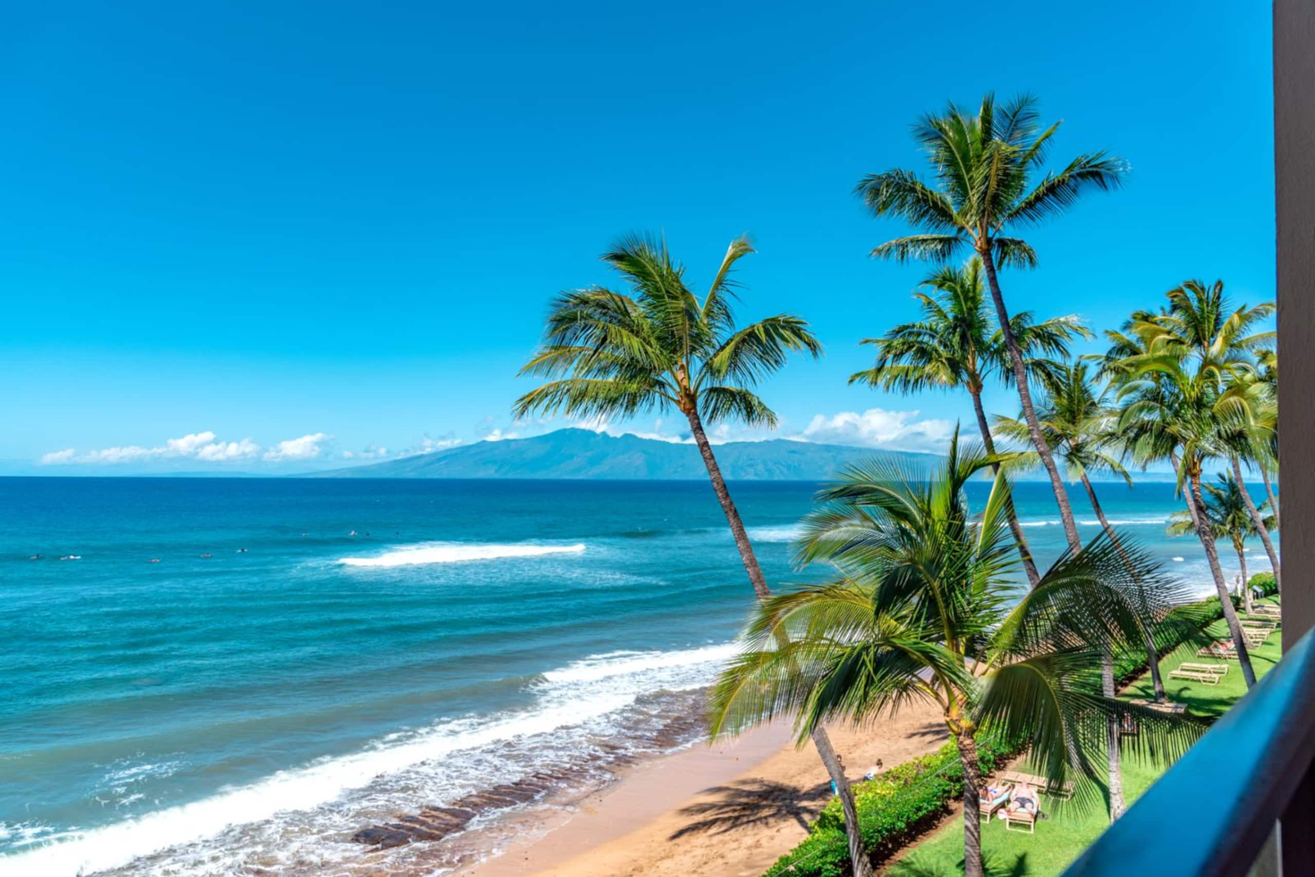 Condo in Lahaina · ★4.8 · 2 bedrooms · 4 beds · 2 baths - Image 1