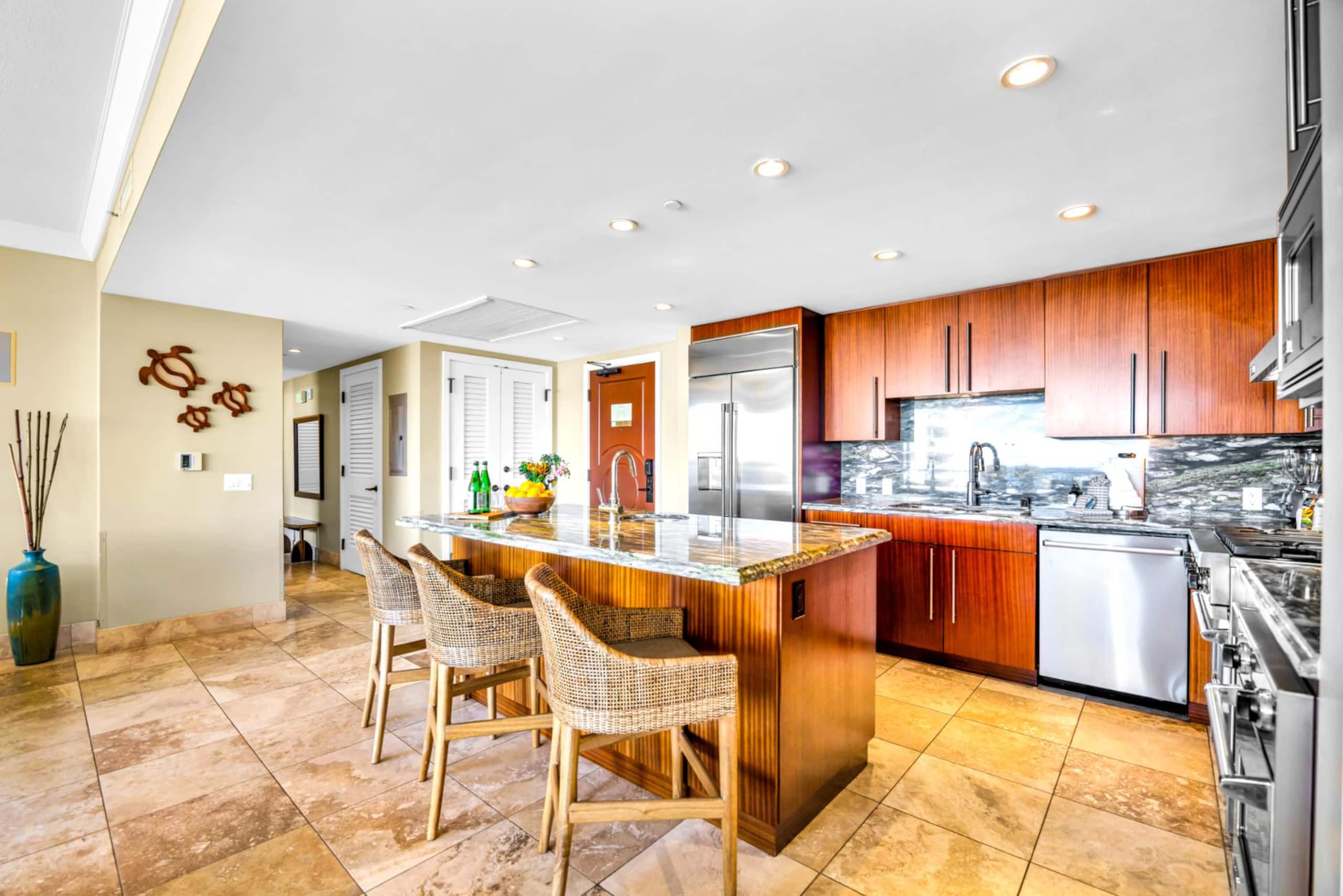 Condo in Lahaina · ★4.86 · 3 bedrooms · 4 beds · 3 baths - Image 36