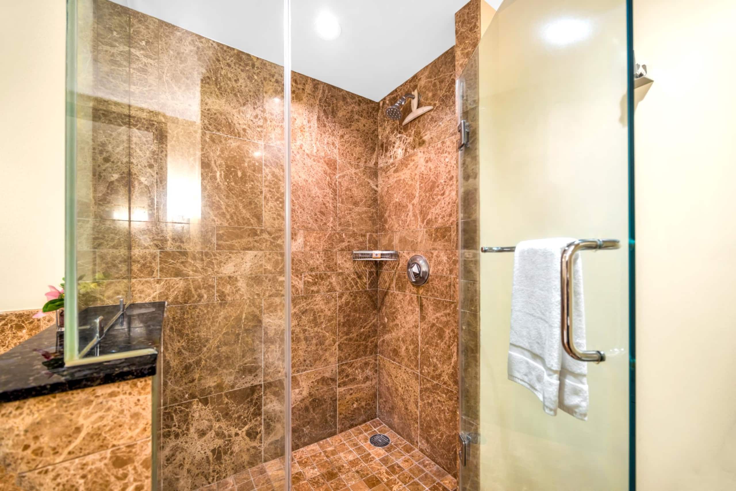 Condo in Lahaina · ★4.86 · 3 bedrooms · 4 beds · 3 baths - Image 58