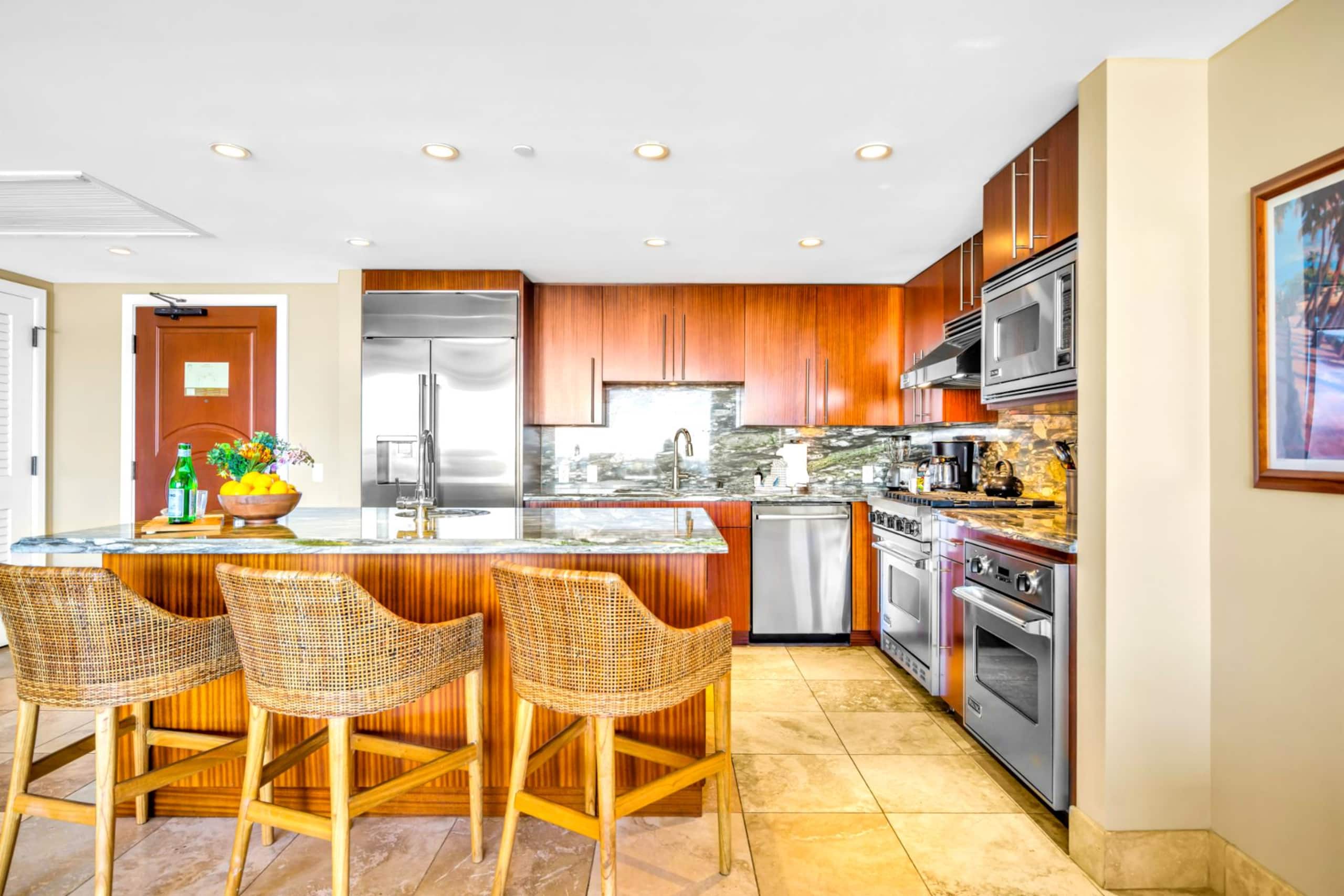 Condo in Lahaina · ★4.86 · 3 bedrooms · 4 beds · 3 baths - Image 35