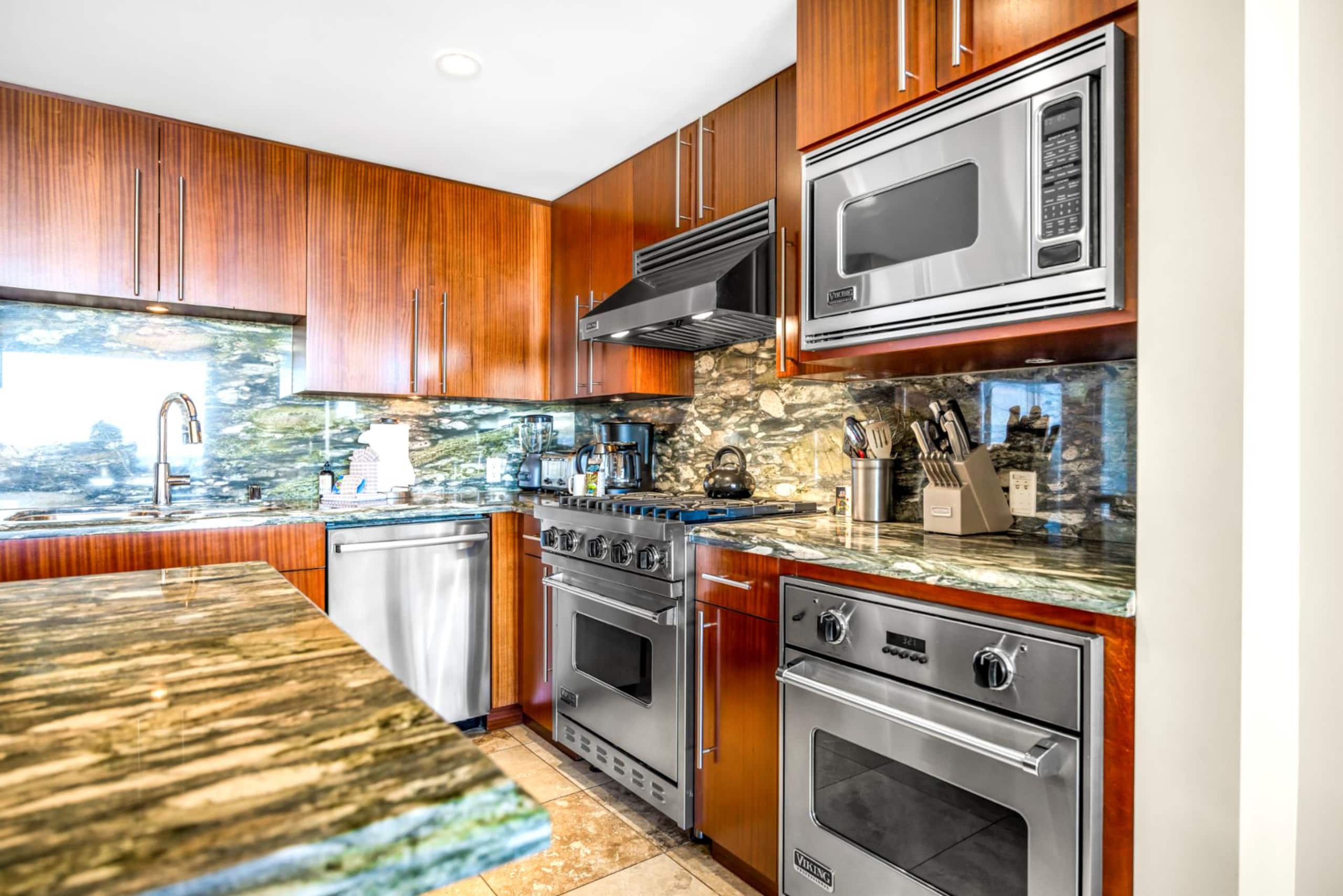 Condo in Lahaina · ★4.86 · 3 bedrooms · 4 beds · 3 baths - Image 41