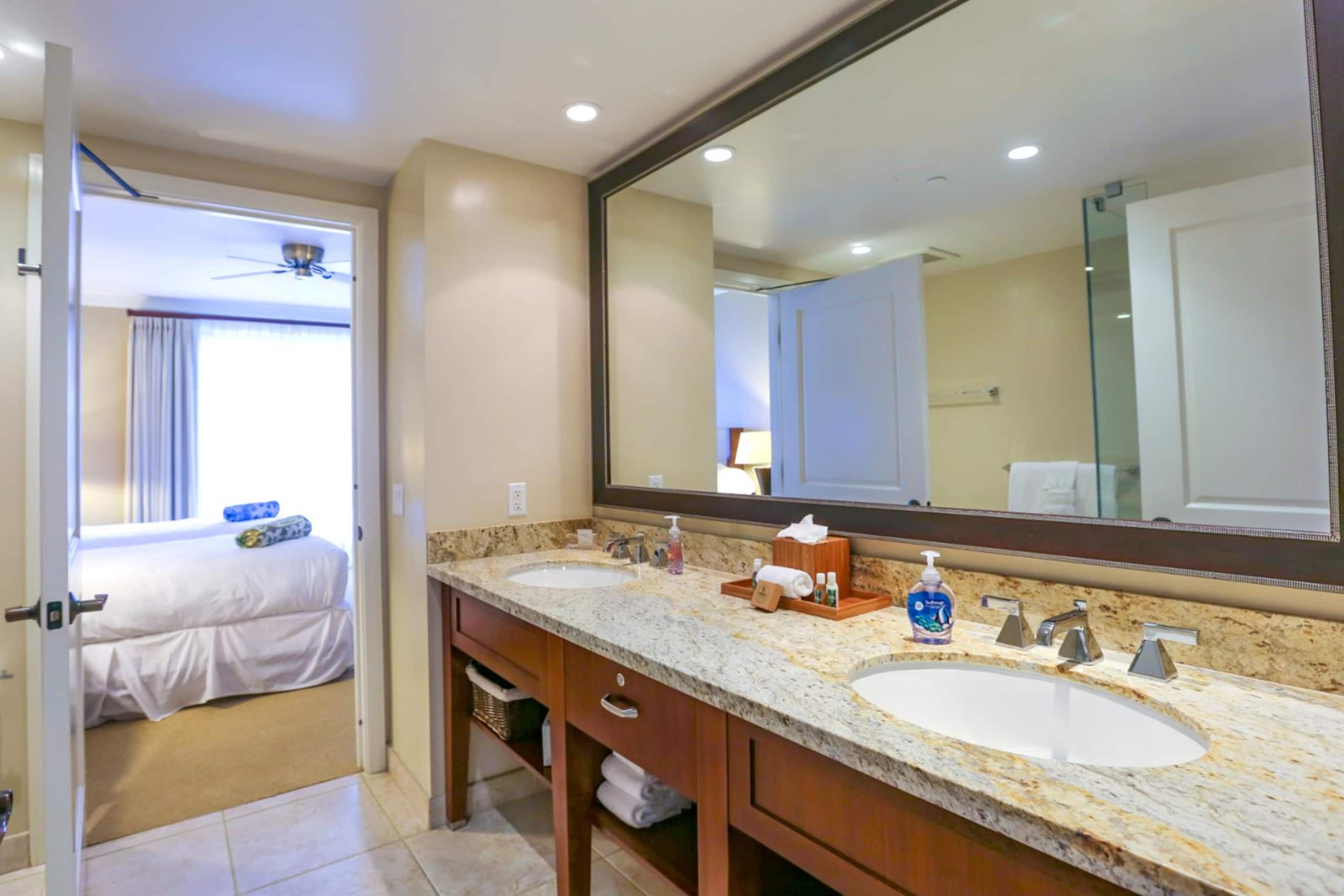 Condo in Lahaina · ★5.0 · 2 bedrooms · 3 beds · 2 baths - Image 29