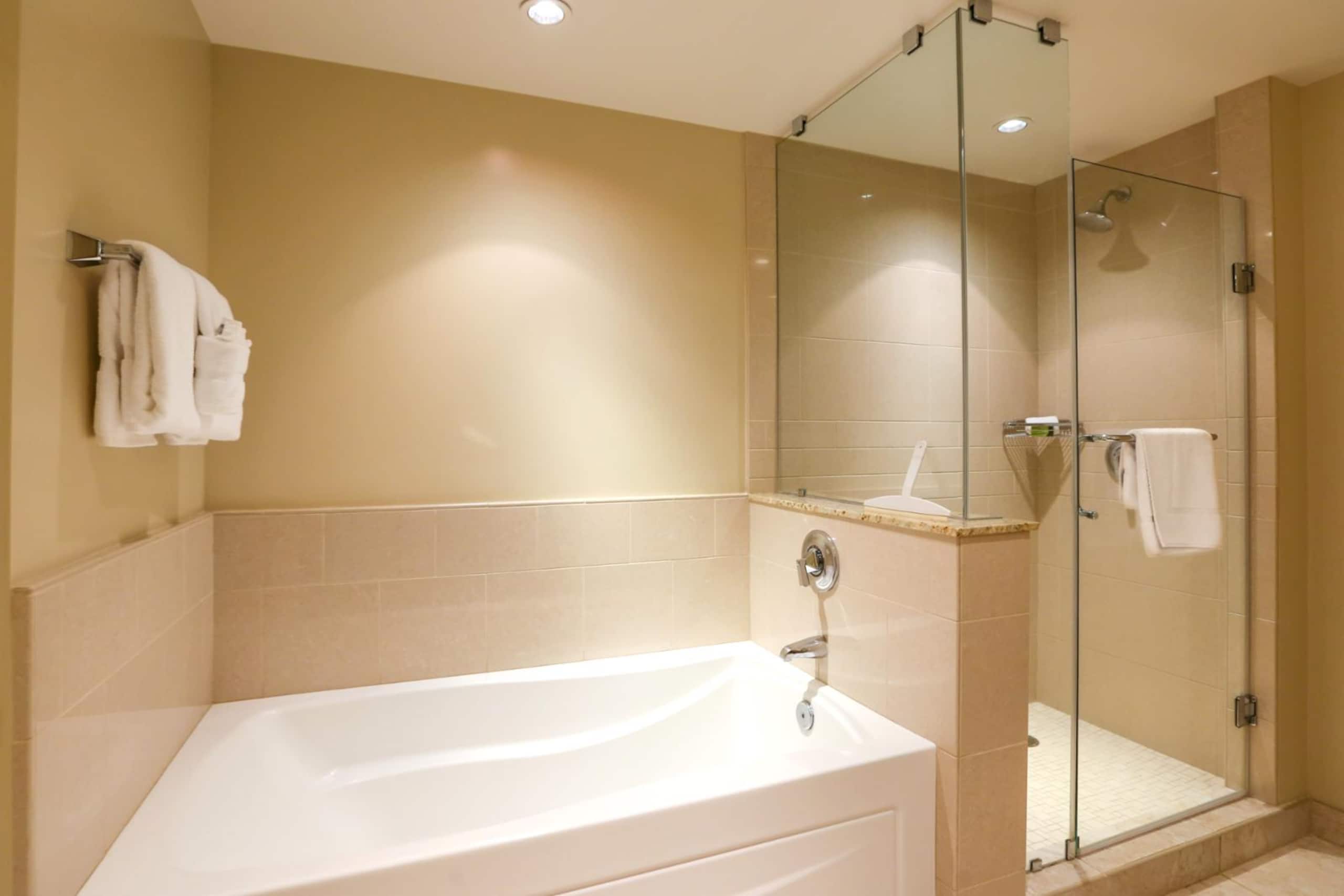 Condo in Lahaina · ★5.0 · 2 bedrooms · 3 beds · 2 baths - Image 25