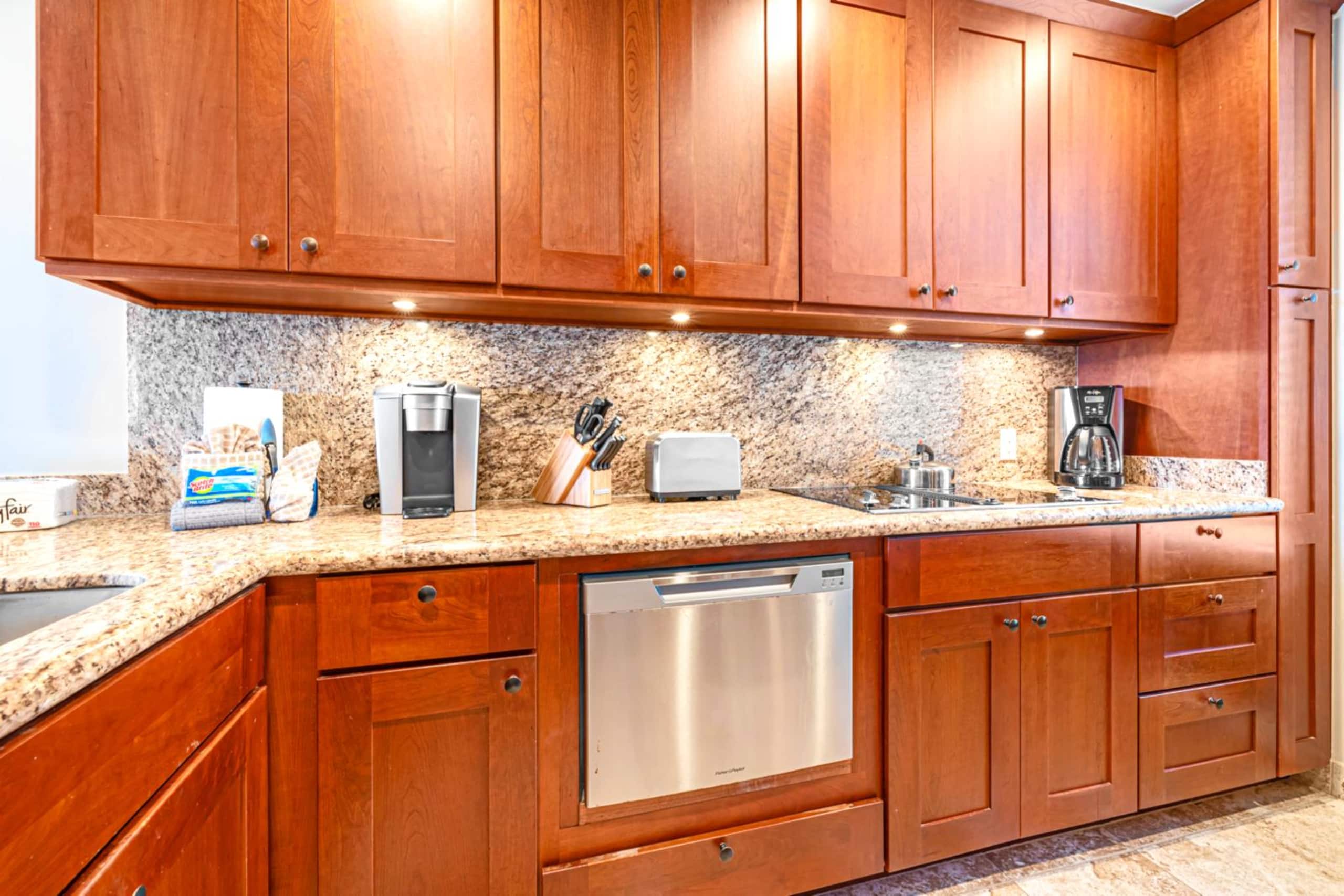 Condo in Lahaina · ★4.86 · 1 bedroom · 2 beds · 2 baths - Image 27