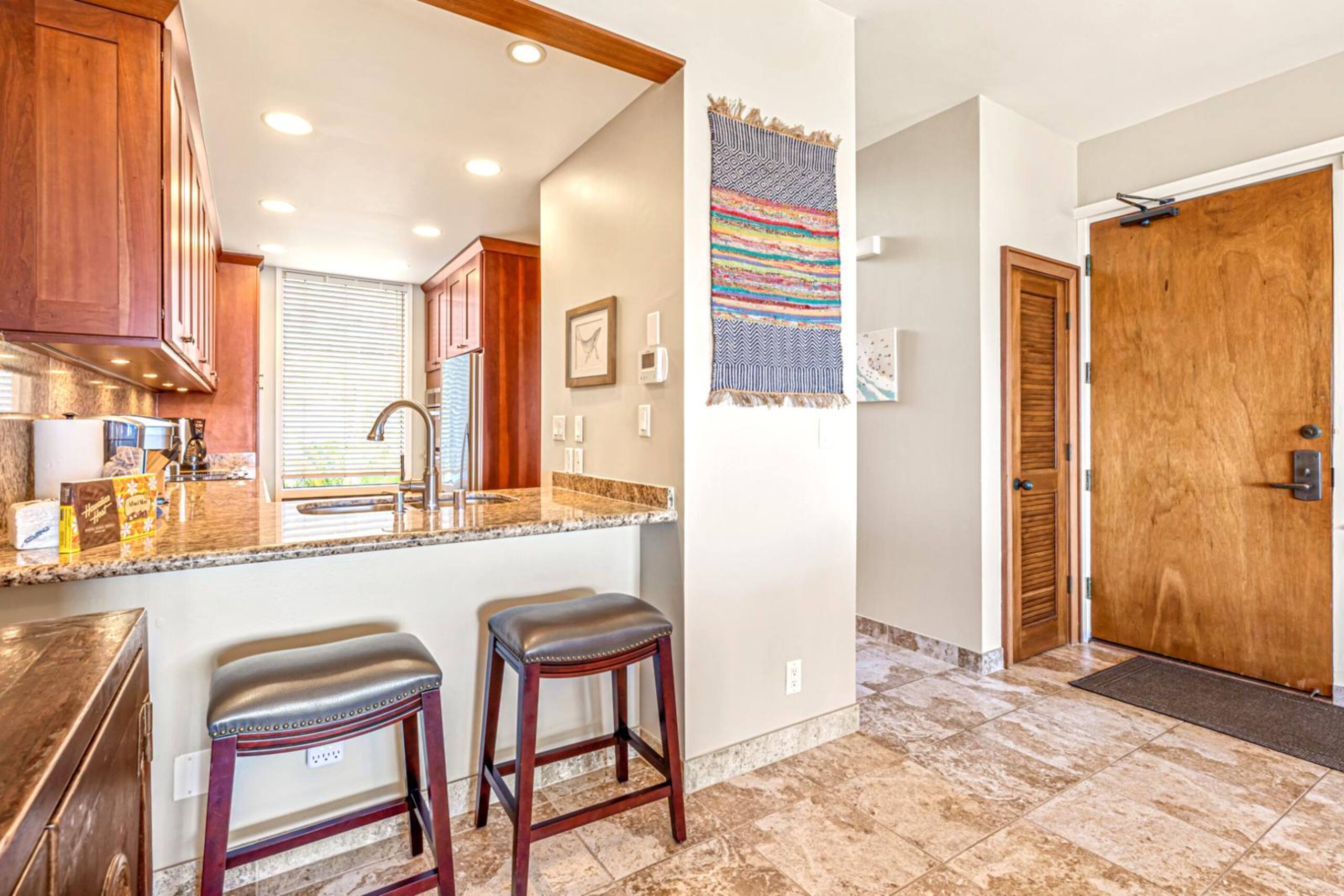 Condo in Lahaina · ★4.86 · 1 bedroom · 2 beds · 2 baths - Image 24