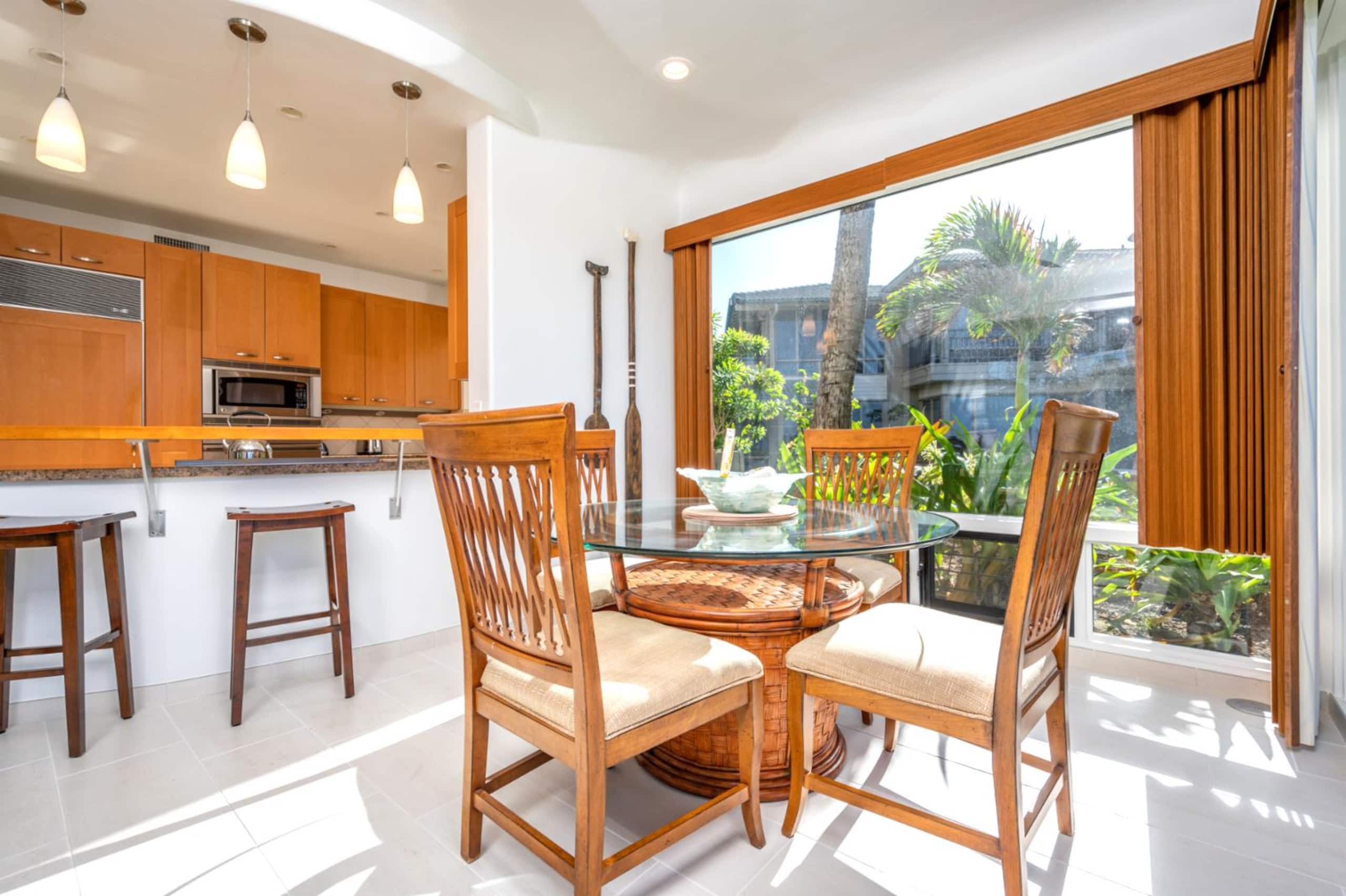 Condo in Lahaina · ★4.89 · 1 bedroom · 2 beds · 2 baths - Image 10