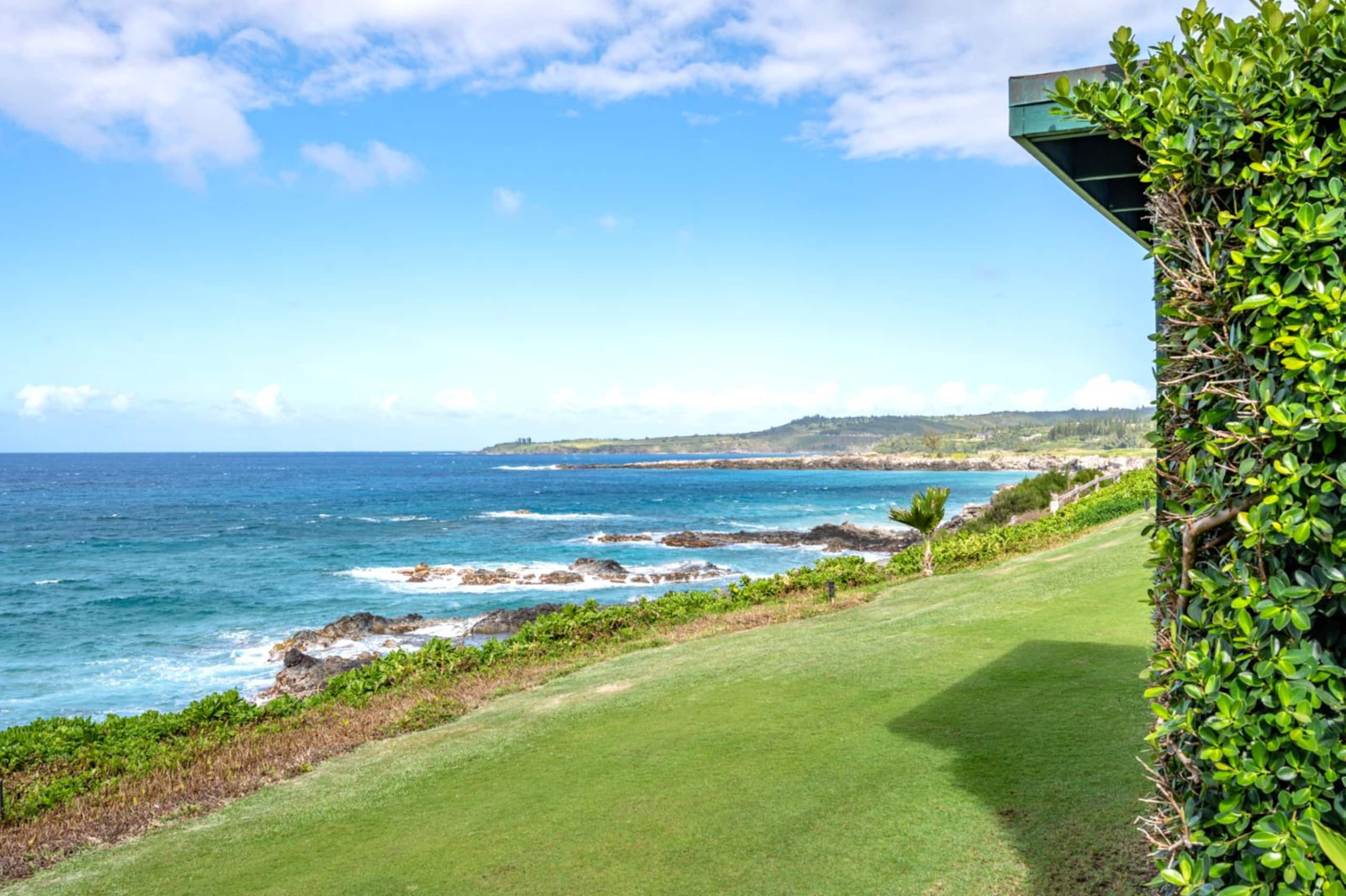 Condo in Lahaina · ★4.89 · 1 bedroom · 2 beds · 2 baths - Image 1