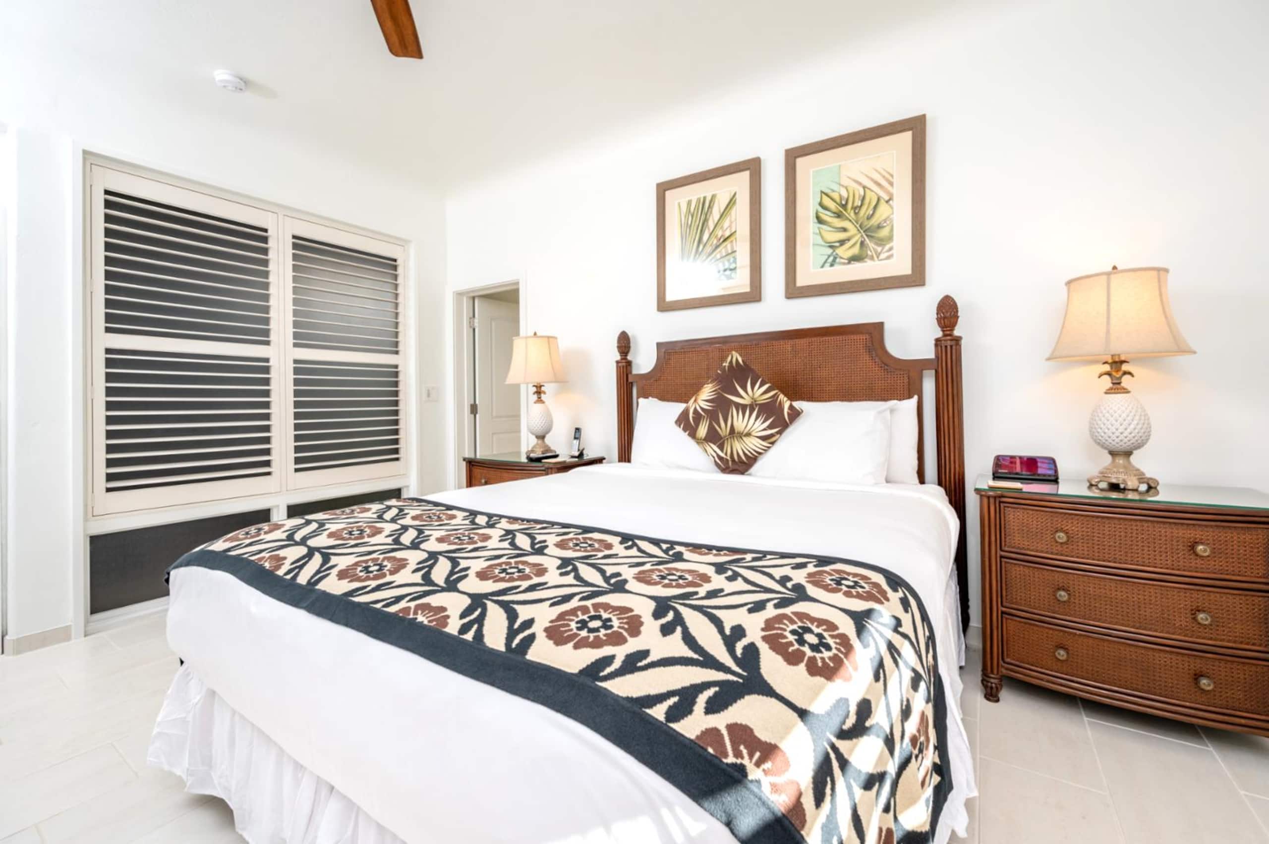 Condo in Lahaina · ★4.89 · 1 bedroom · 2 beds · 2 baths - Image 23
