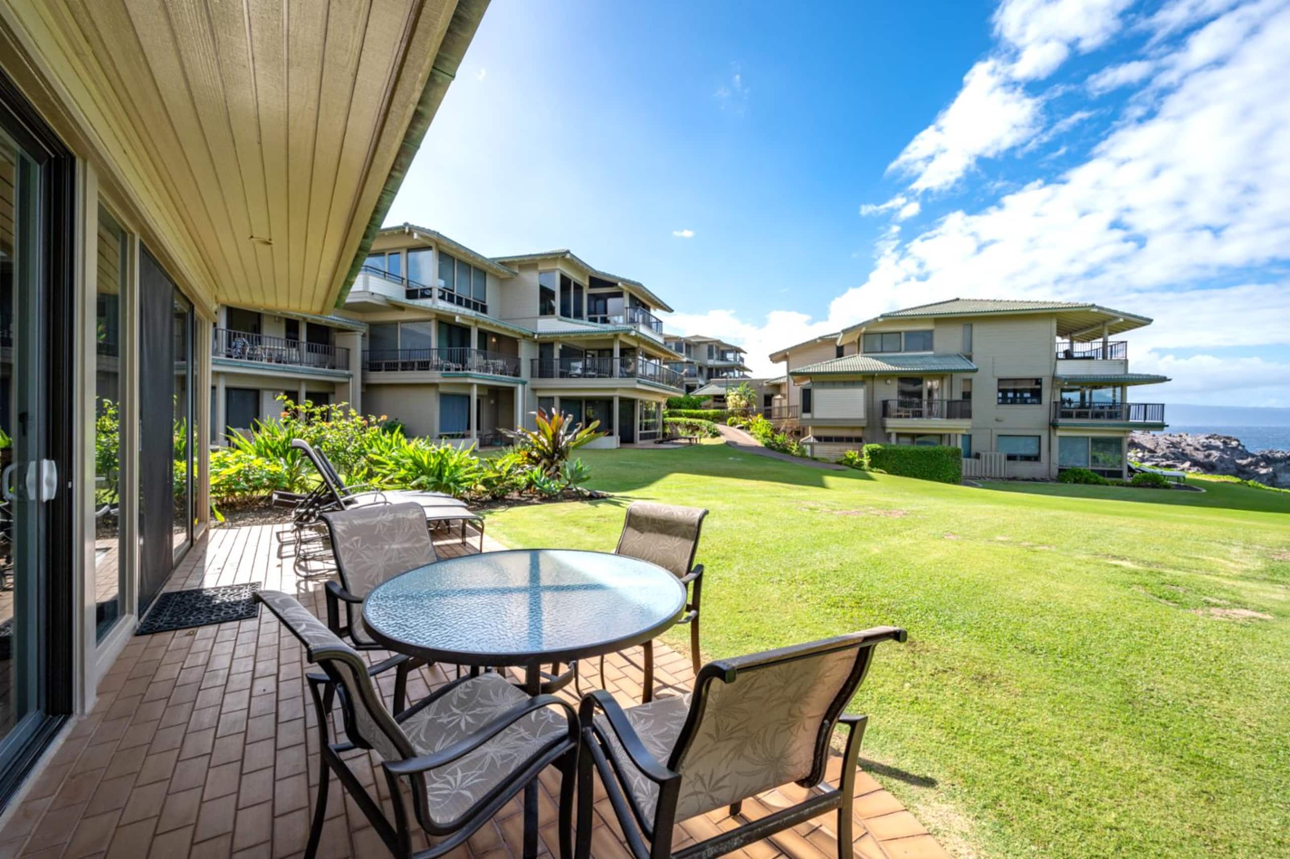 Condo in Lahaina · ★4.89 · 1 bedroom · 2 beds · 2 baths - Image 4