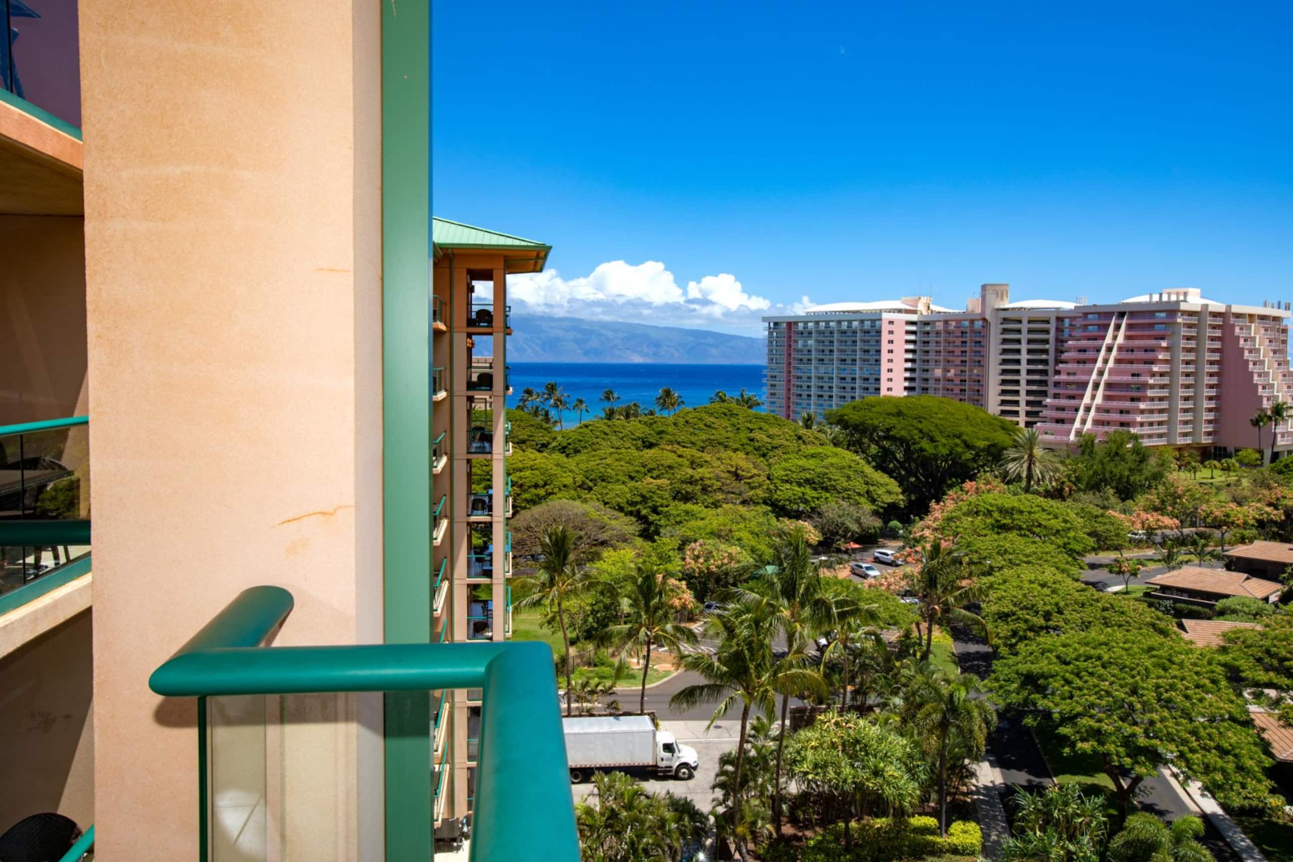 Condo in Lahaina · ★4.92 · 2 bedrooms · 4 beds · 2 private baths - Image 38