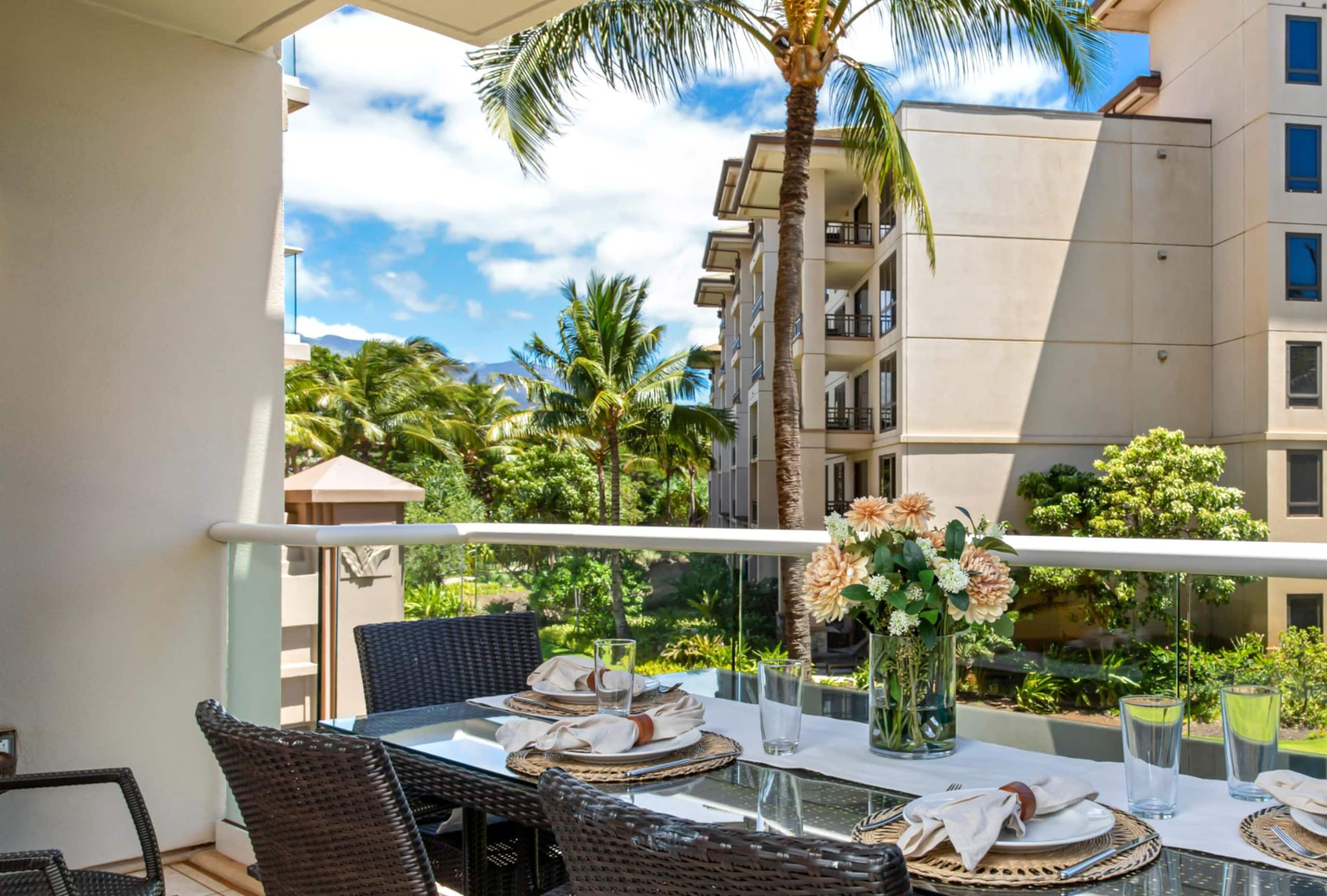 Condo in Lahaina · ★4.89 · 1 bedroom · 2 beds · 1 bath - Image 2