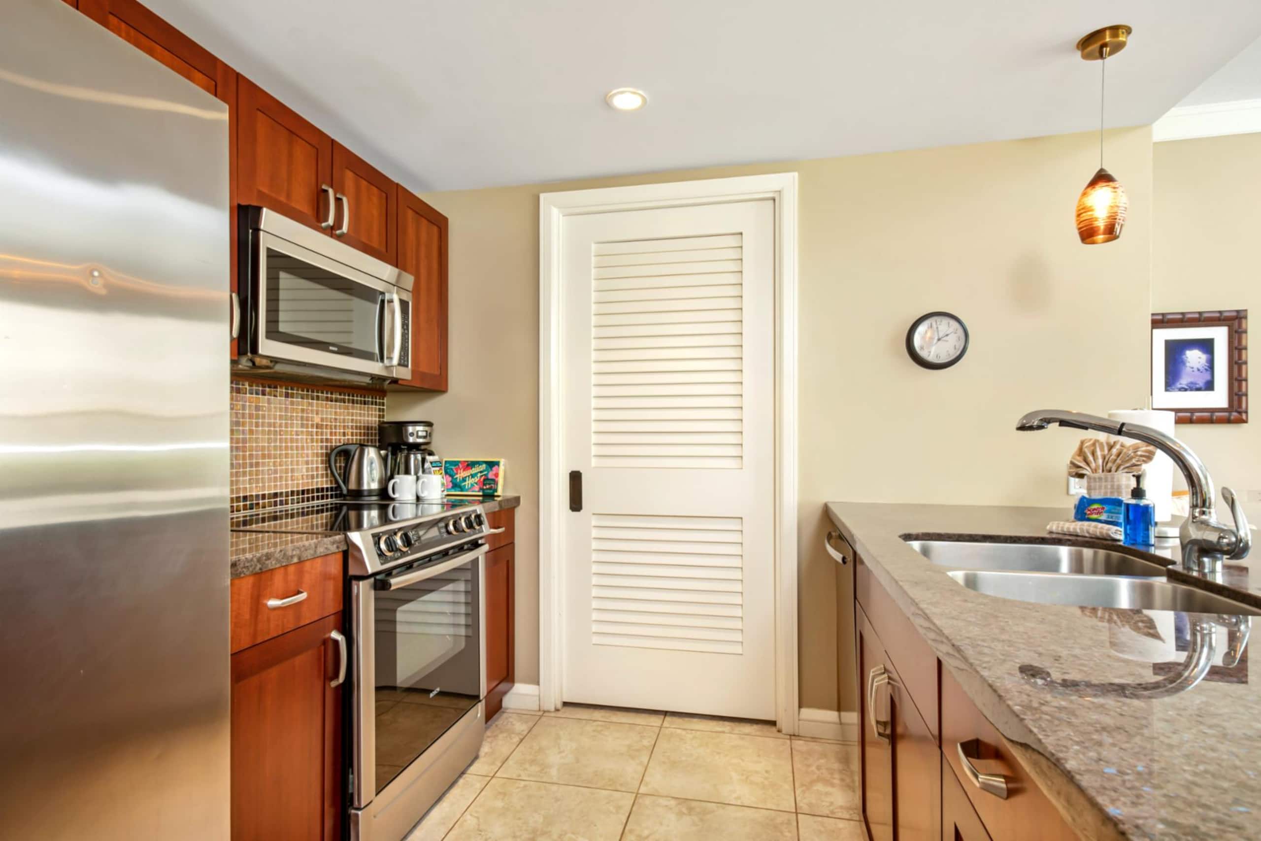 Condo in Lahaina · ★4.89 · 1 bedroom · 2 beds · 1 bath - Image 22
