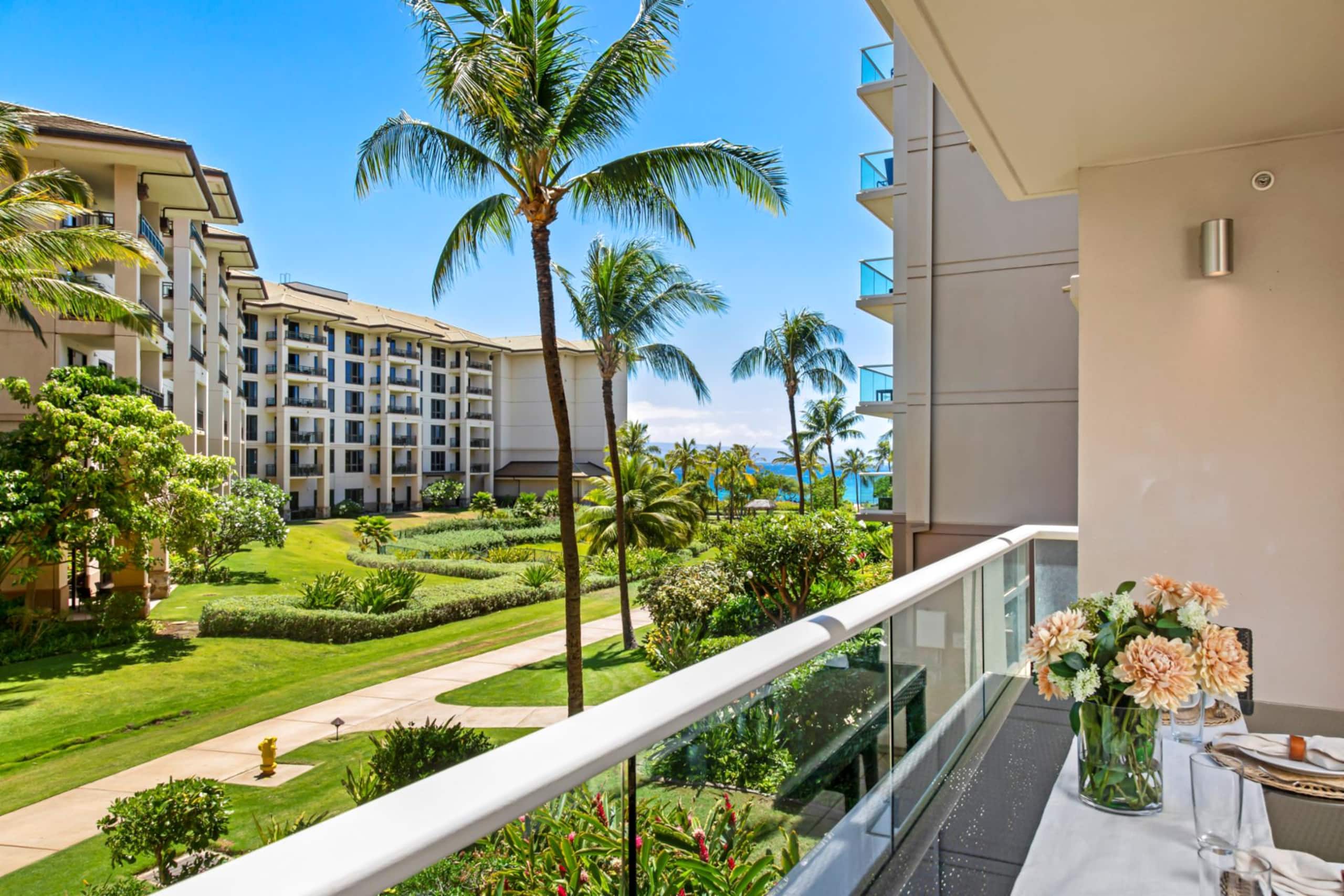 Condo in Lahaina · ★4.89 · 1 bedroom · 2 beds · 1 bath - Image 4