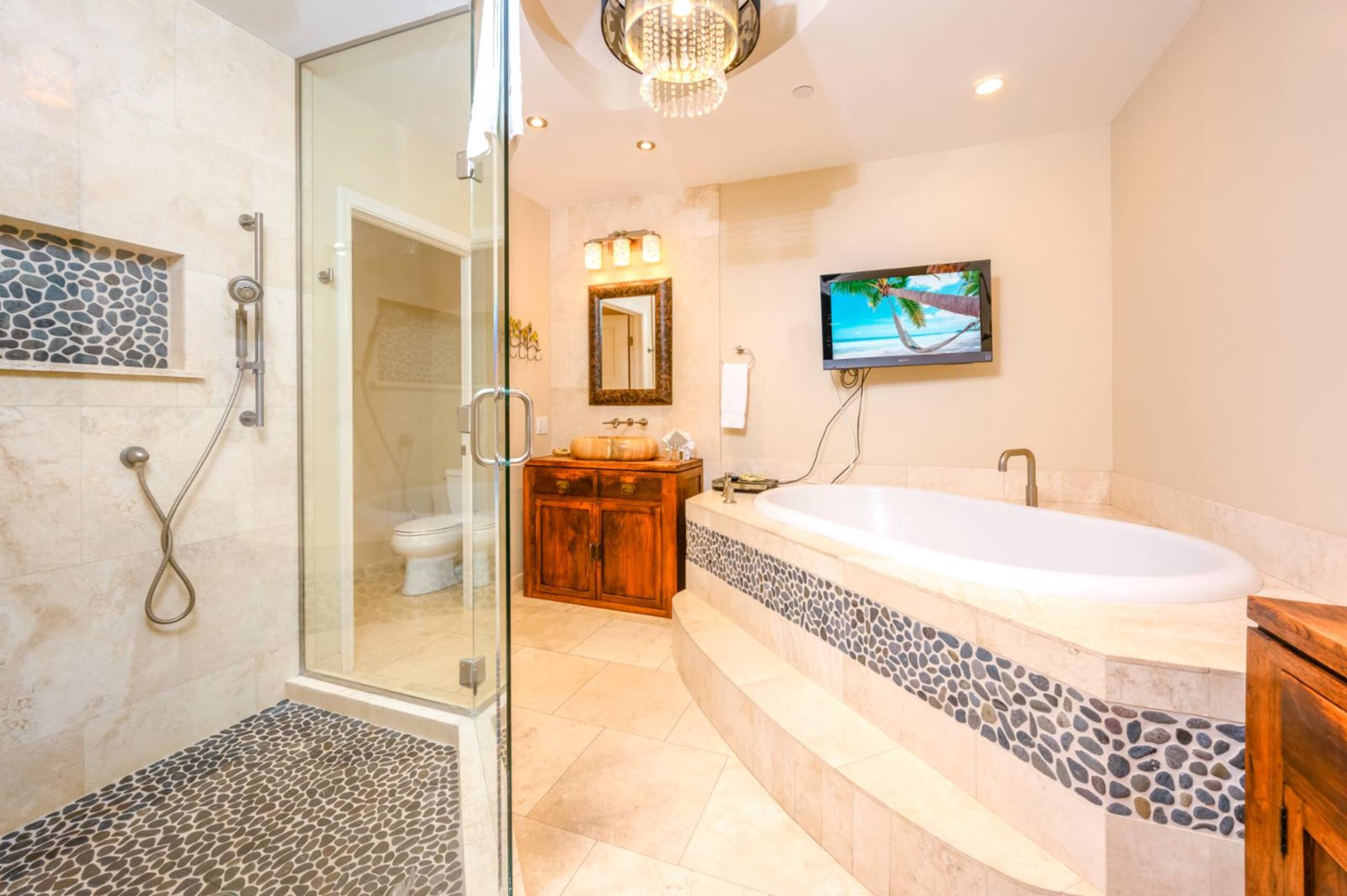 Condo in Lahaina · ★4.67 · 2 bedrooms · 3 beds · 2 baths - Image 34