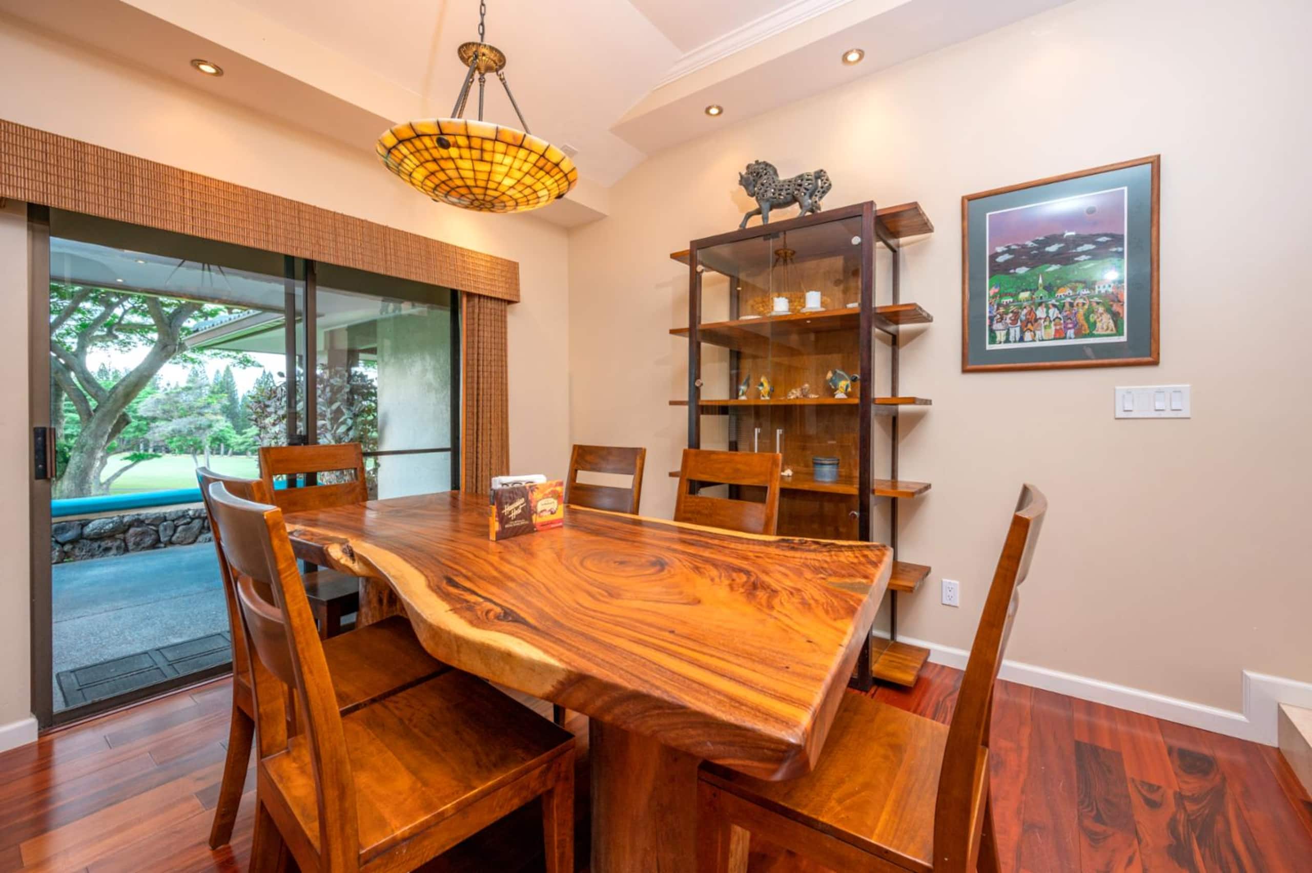 Condo in Lahaina · ★4.67 · 2 bedrooms · 3 beds · 2 baths - Image 25