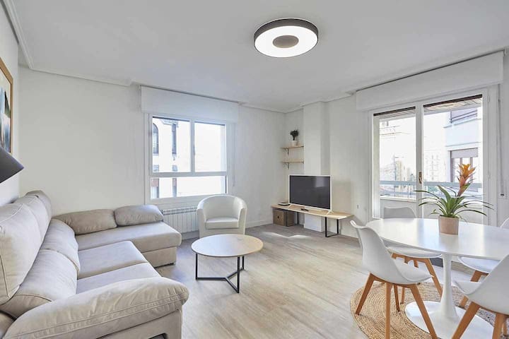 Victorina by Basque Homes