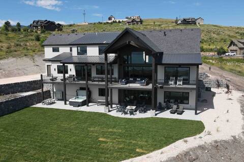 NEW Lake Haven 11 bedrooms Sleeps 60 indoor slide