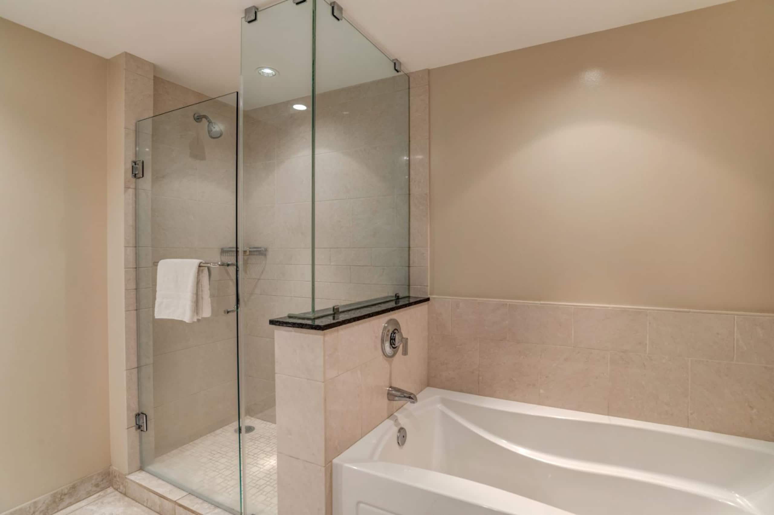 Condo in Lahaina · ★5.0 · 2 bedrooms · 3 beds · 2 baths - Image 28