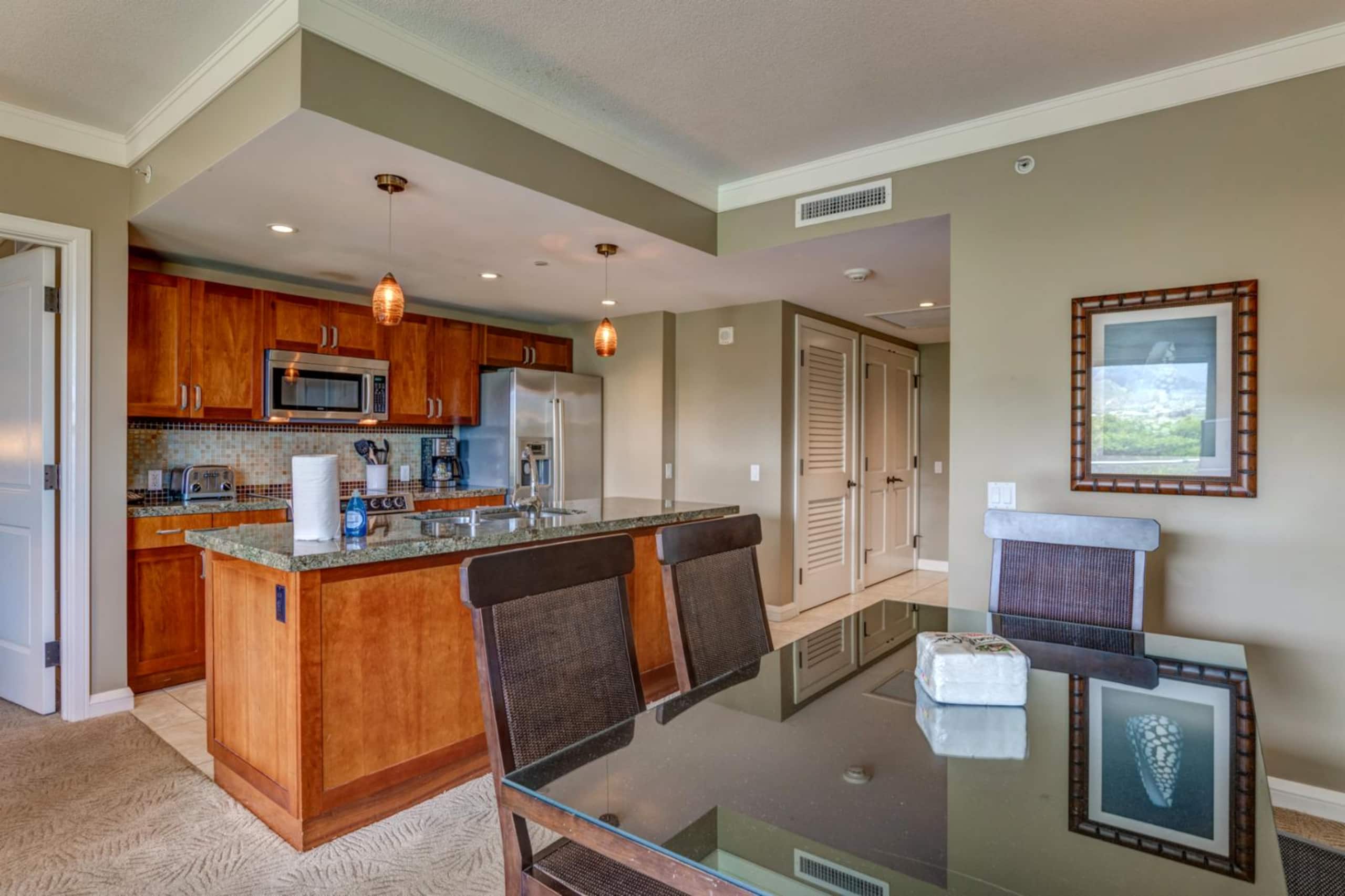 Condo in Lahaina · ★5.0 · 2 bedrooms · 3 beds · 2 baths - Image 14