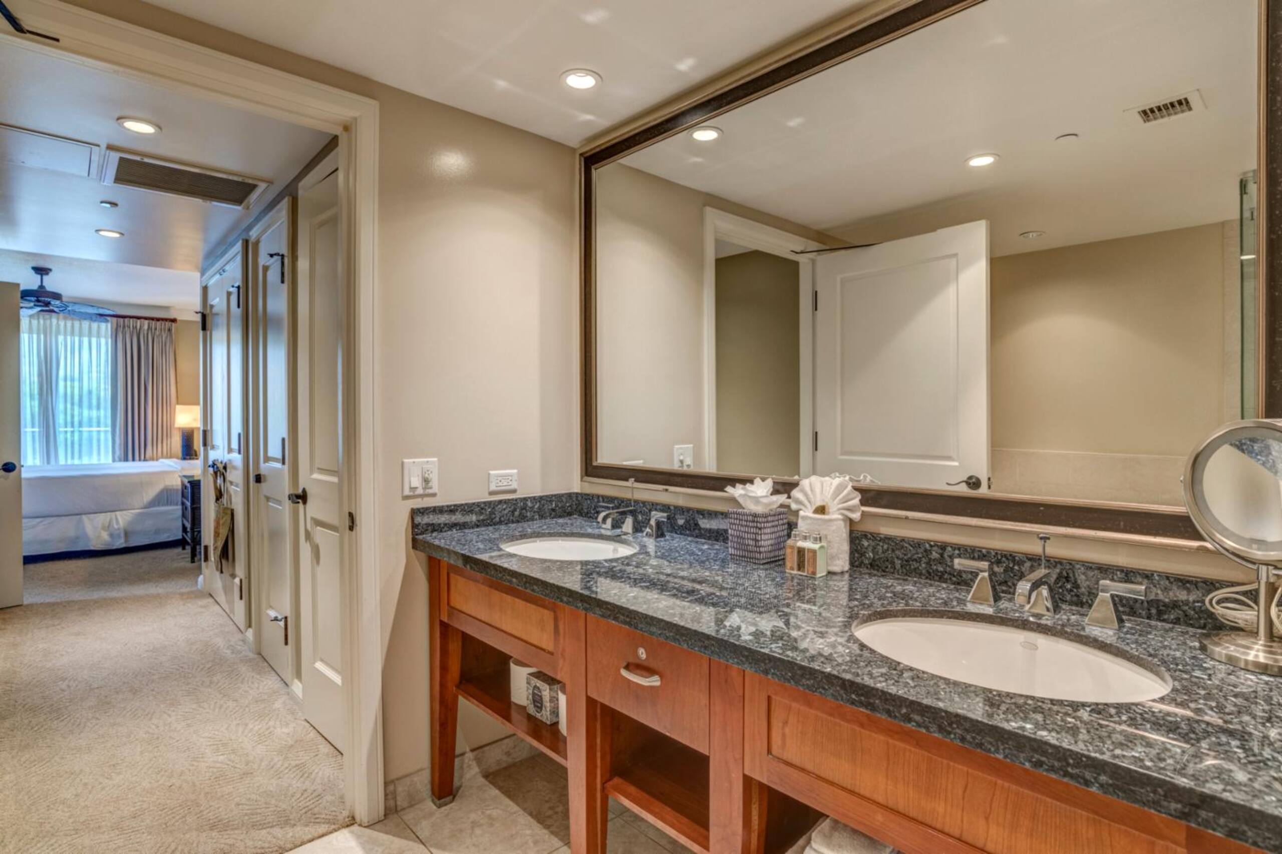 Condo in Lahaina · ★5.0 · 2 bedrooms · 3 beds · 2 baths - Image 27