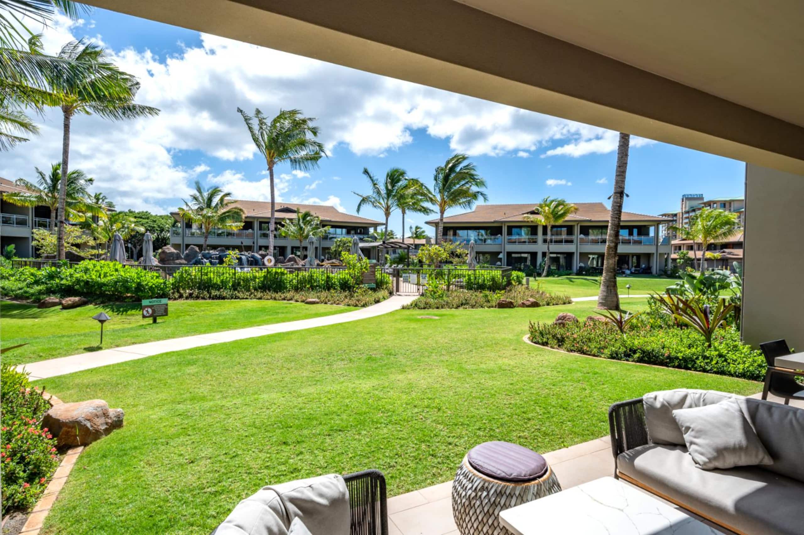 Condo in Lahaina · ★5.0 · 3 bedrooms · 4 beds · 3 baths - Image 2