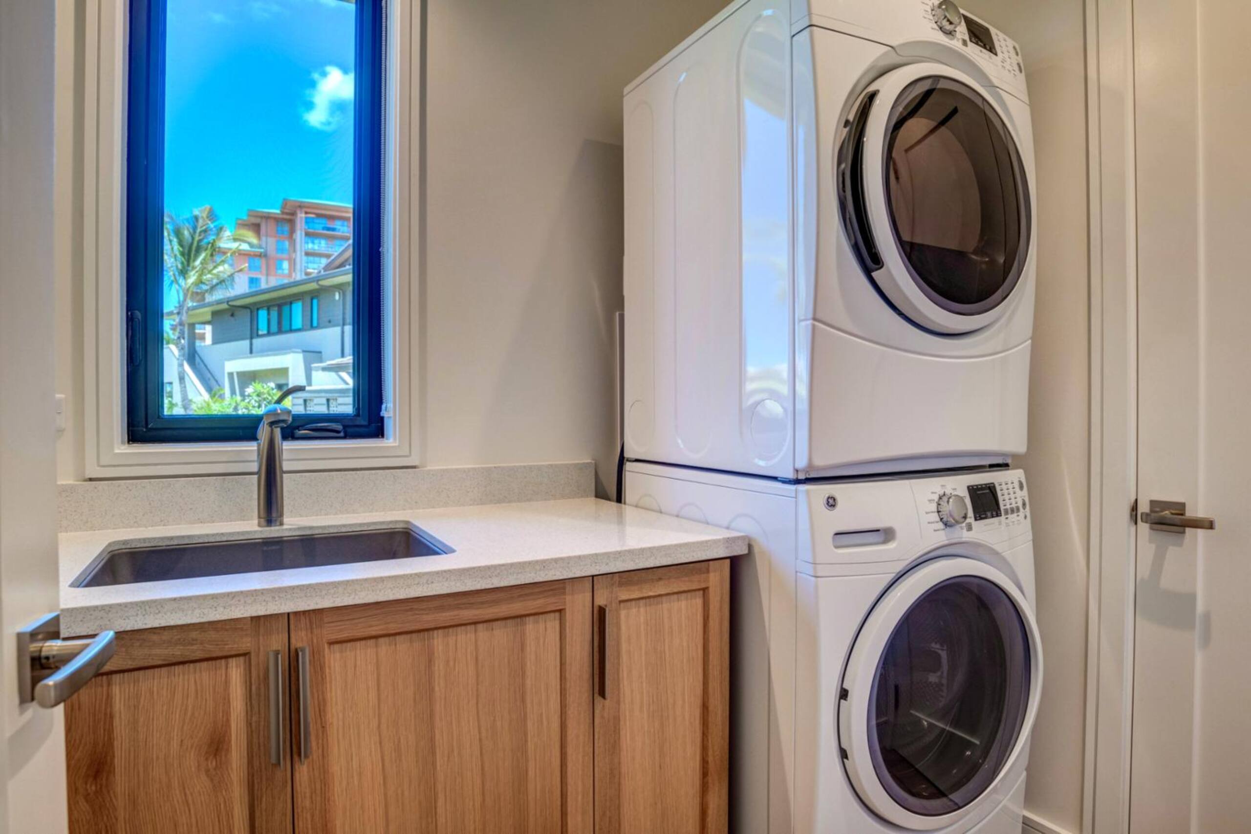 Condo in Lahaina · ★5.0 · 3 bedrooms · 4 beds · 3 baths - Image 34
