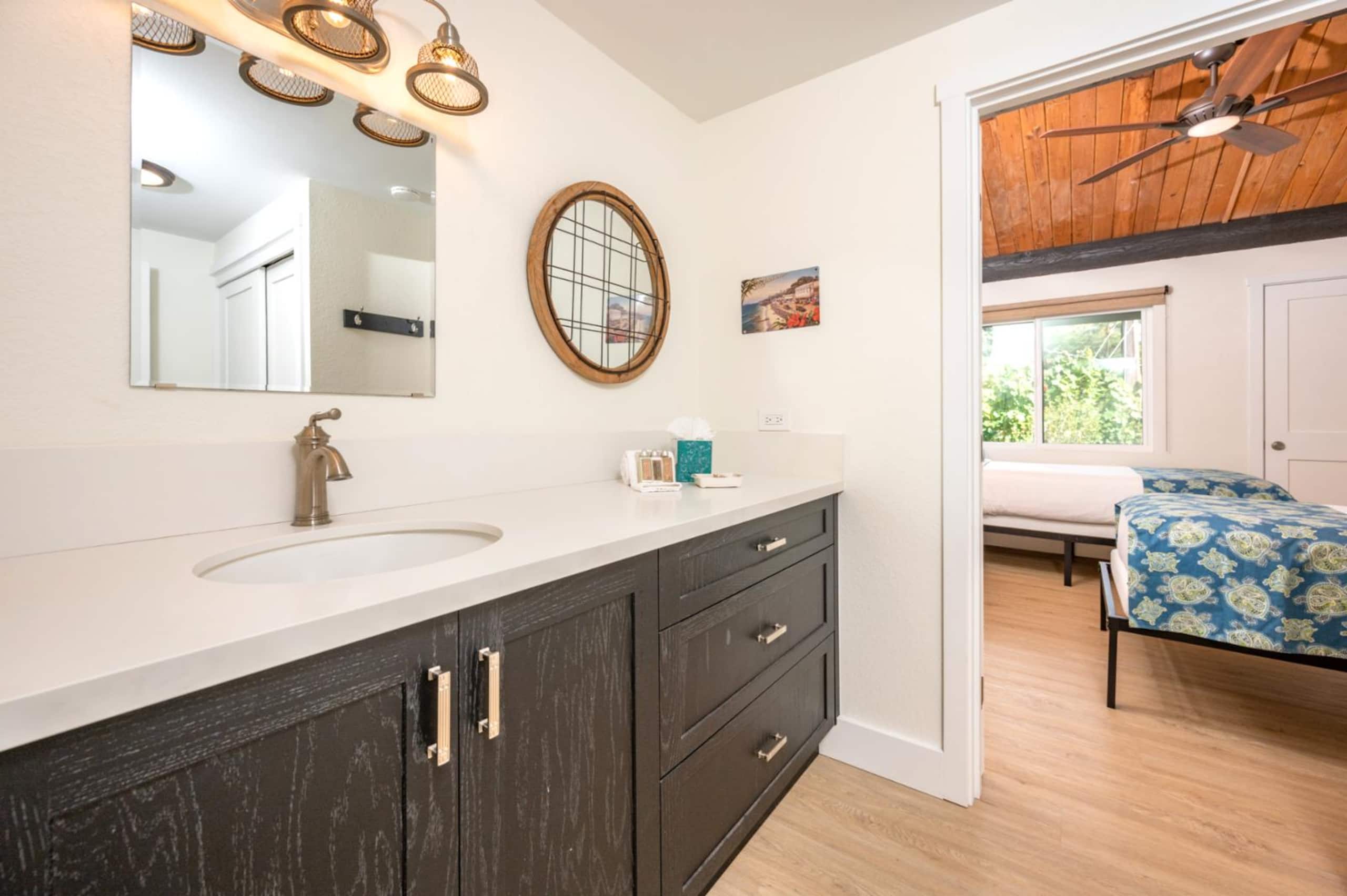 Condo in Lahaina · ★5.0 · 2 bedrooms · 3 beds · 2 baths - Image 33