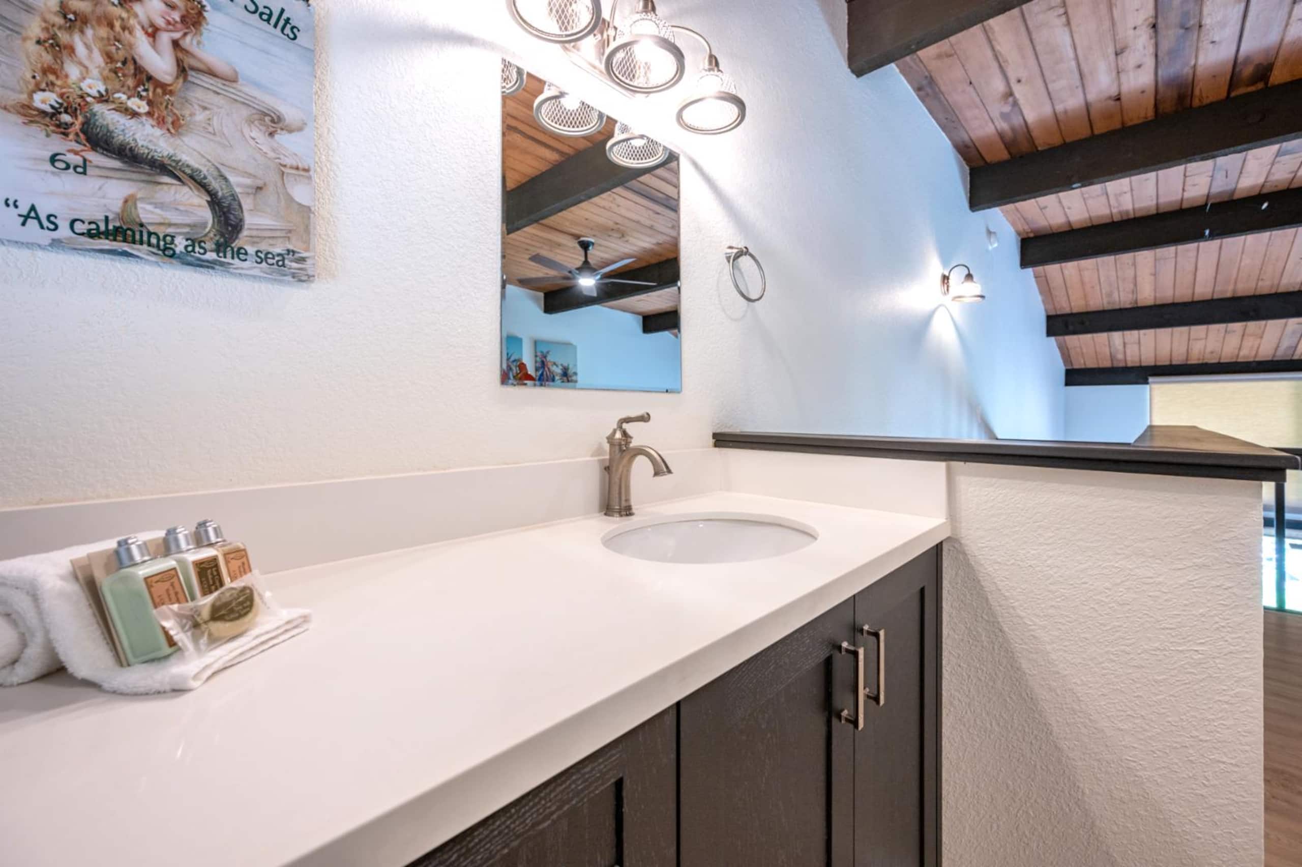 Condo in Lahaina · ★5.0 · 2 bedrooms · 3 beds · 2 baths - Image 28