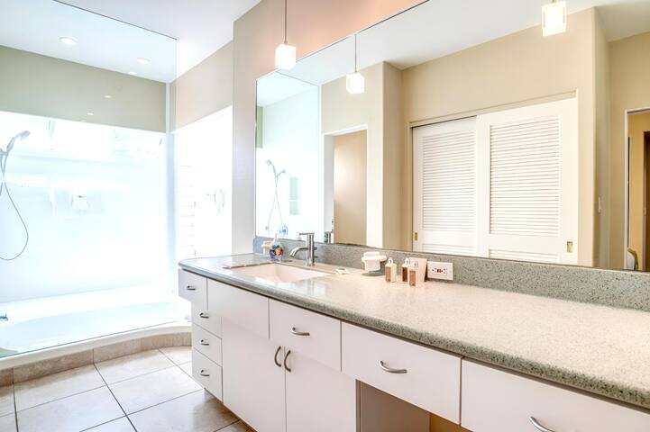 KBM Resorts | FREE CAR Kapalua Bay KBV-16G4 gallery image 3