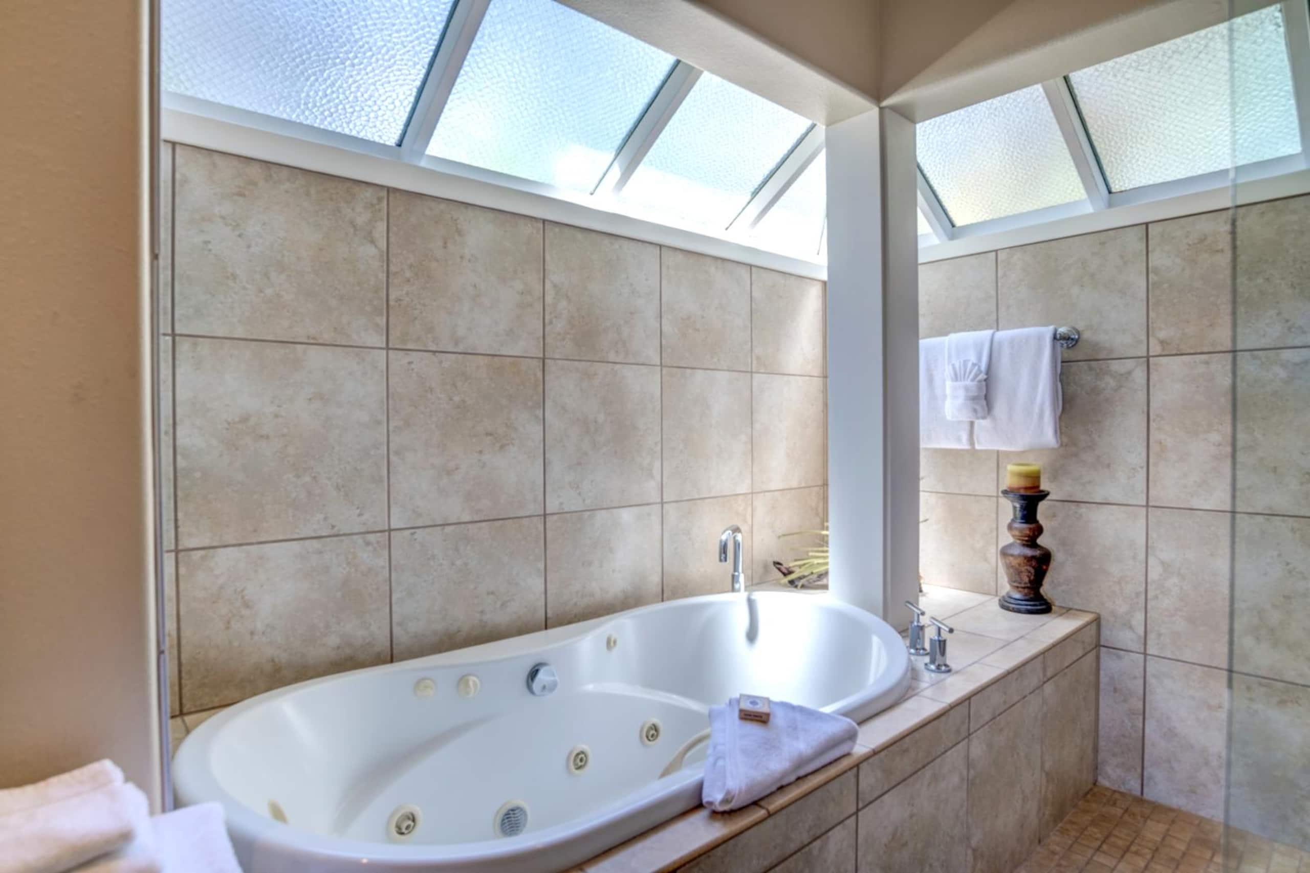 Condo in Lahaina · ★4.67 · 2 bedrooms · 4 beds · 2 baths - Image 29