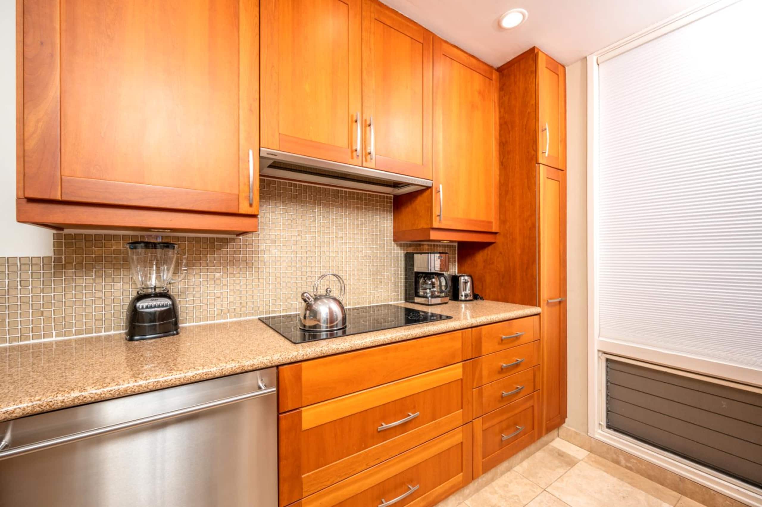 Condo in Lahaina · ★4.67 · 1 bedroom · 2 beds · 2 baths - Image 28