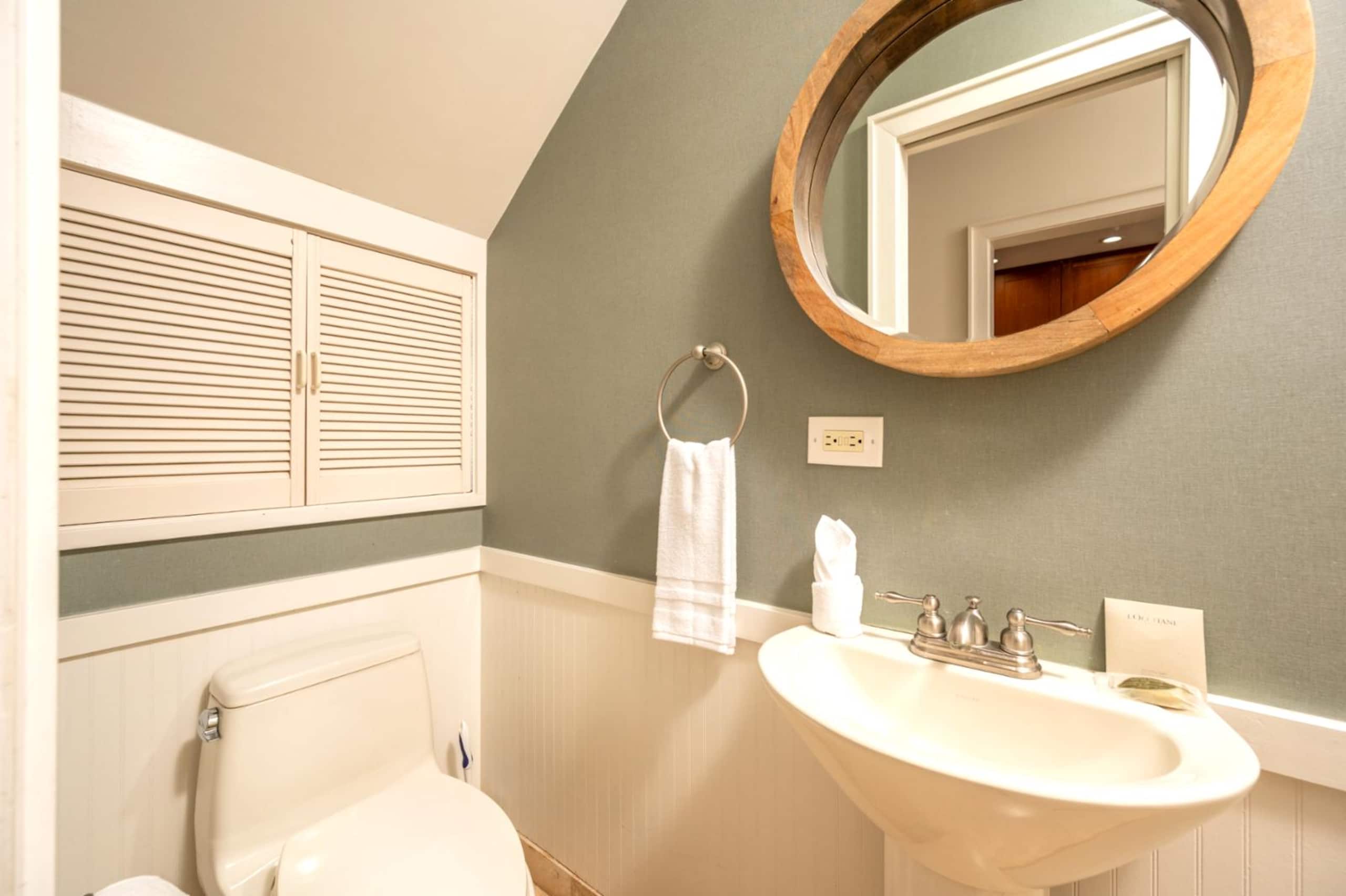 Condo in Lahaina · ★4.67 · 1 bedroom · 2 beds · 2 baths - Image 25