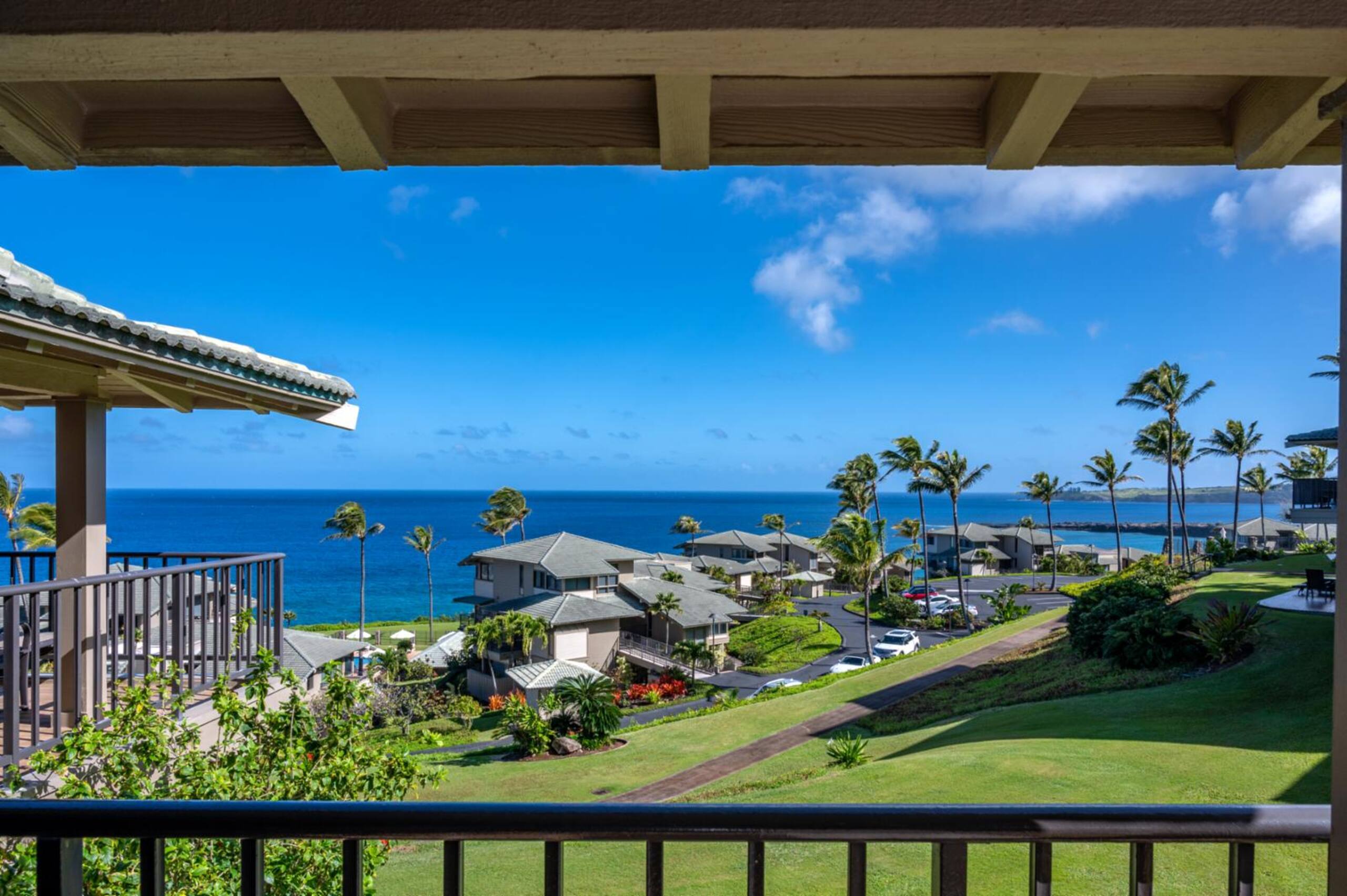 Condo in Lahaina · ★4.67 · 1 bedroom · 2 beds · 2 baths - Image 4
