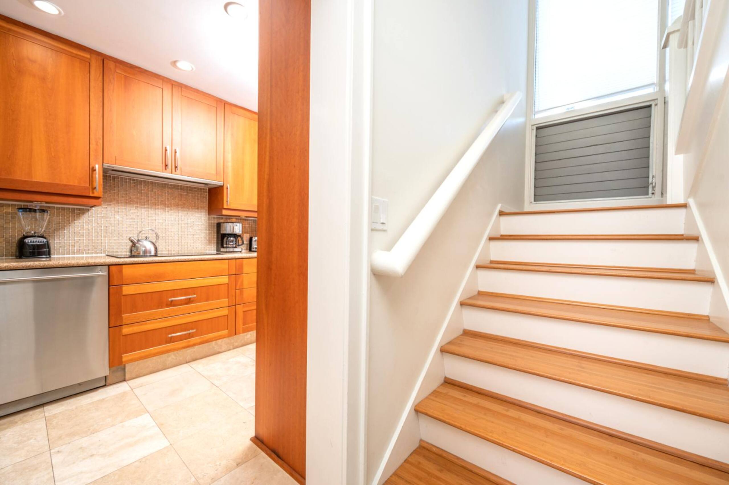 Condo in Lahaina · ★4.67 · 1 bedroom · 2 beds · 2 baths - Image 30